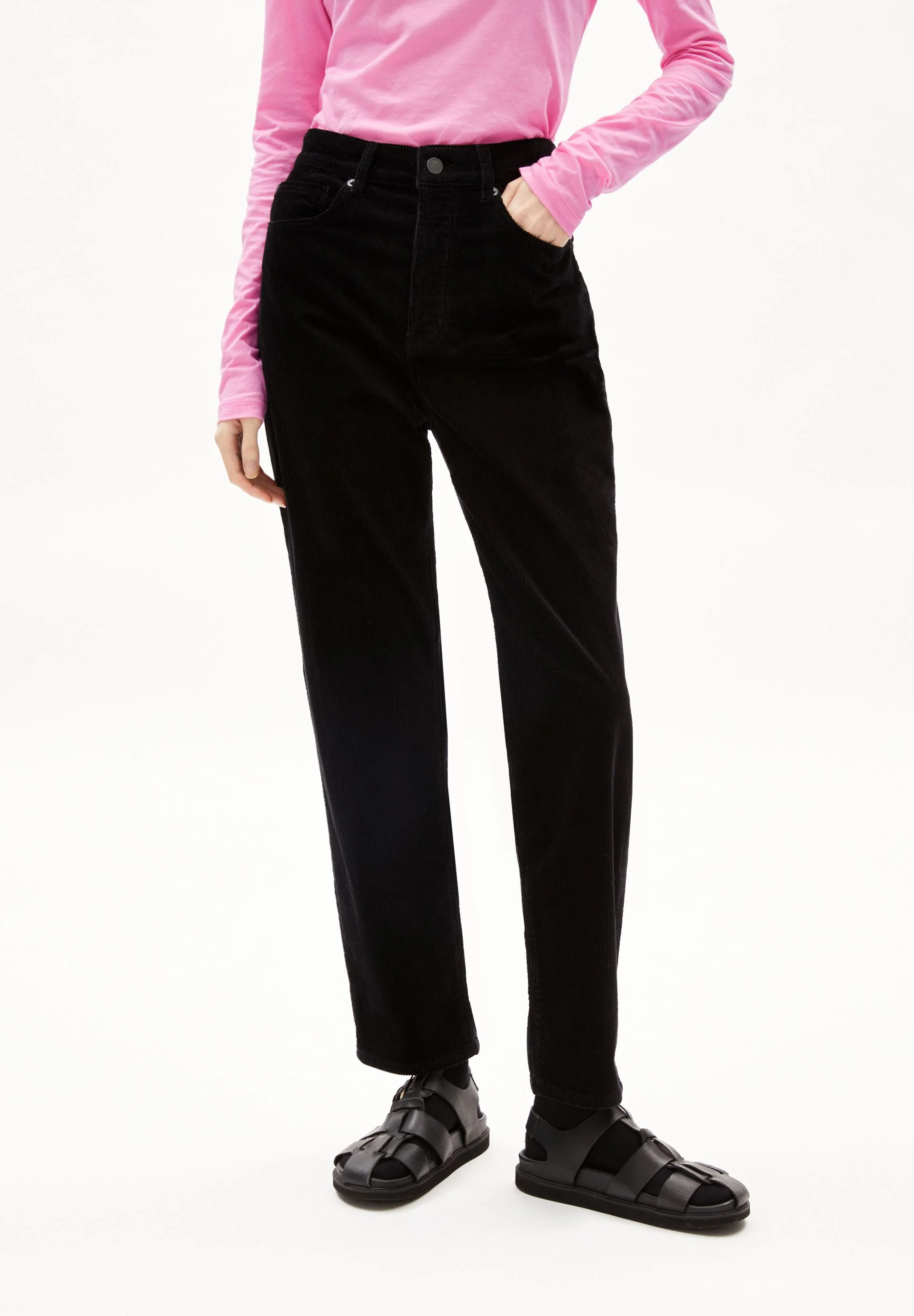 AAIKALA CORDUROY | black