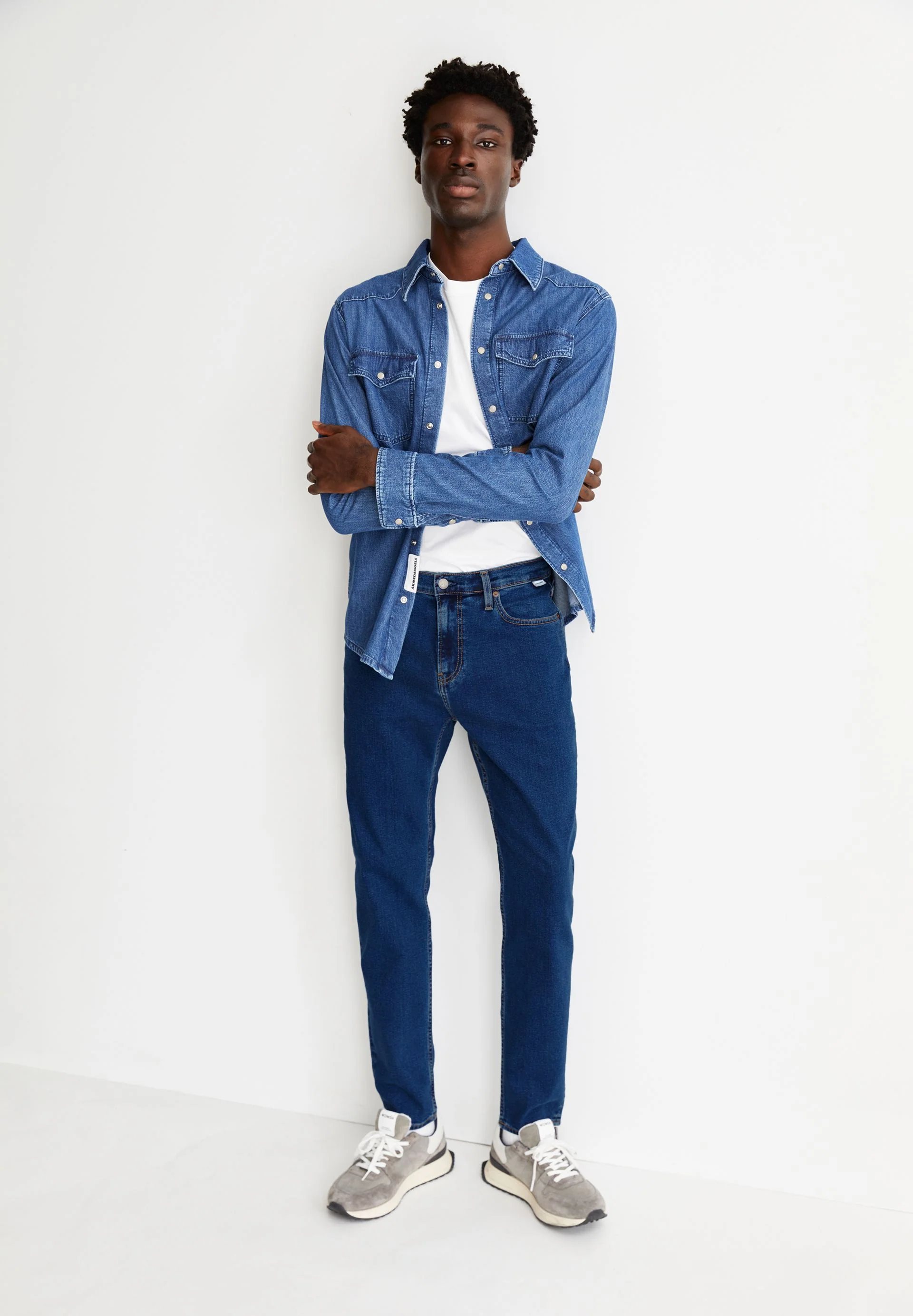 AARJO TARPA TAPERED JEANS | whale - Image 4