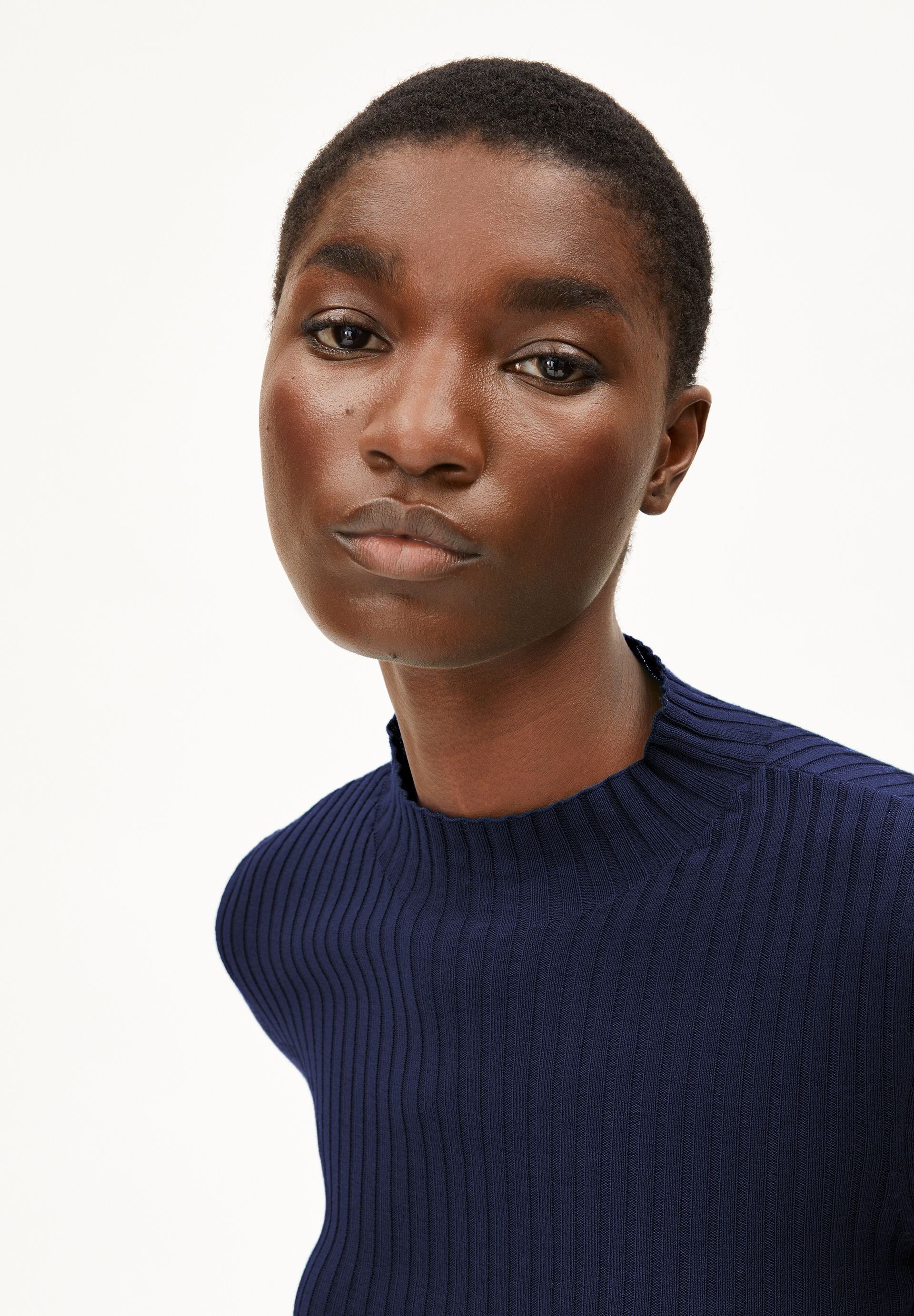 ALAANIA | tinted navy - Image 3
