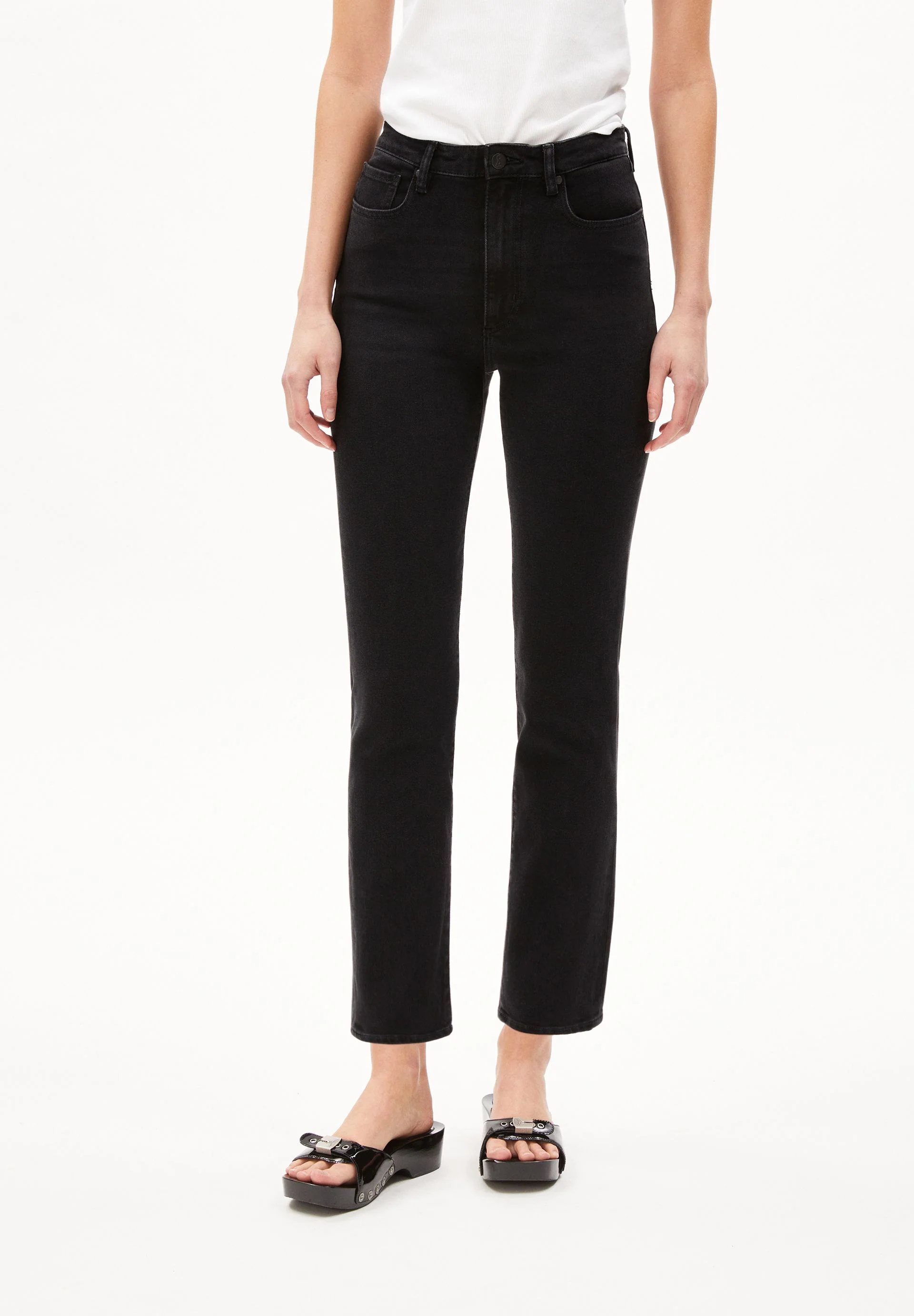 LEJAANI | breezy black