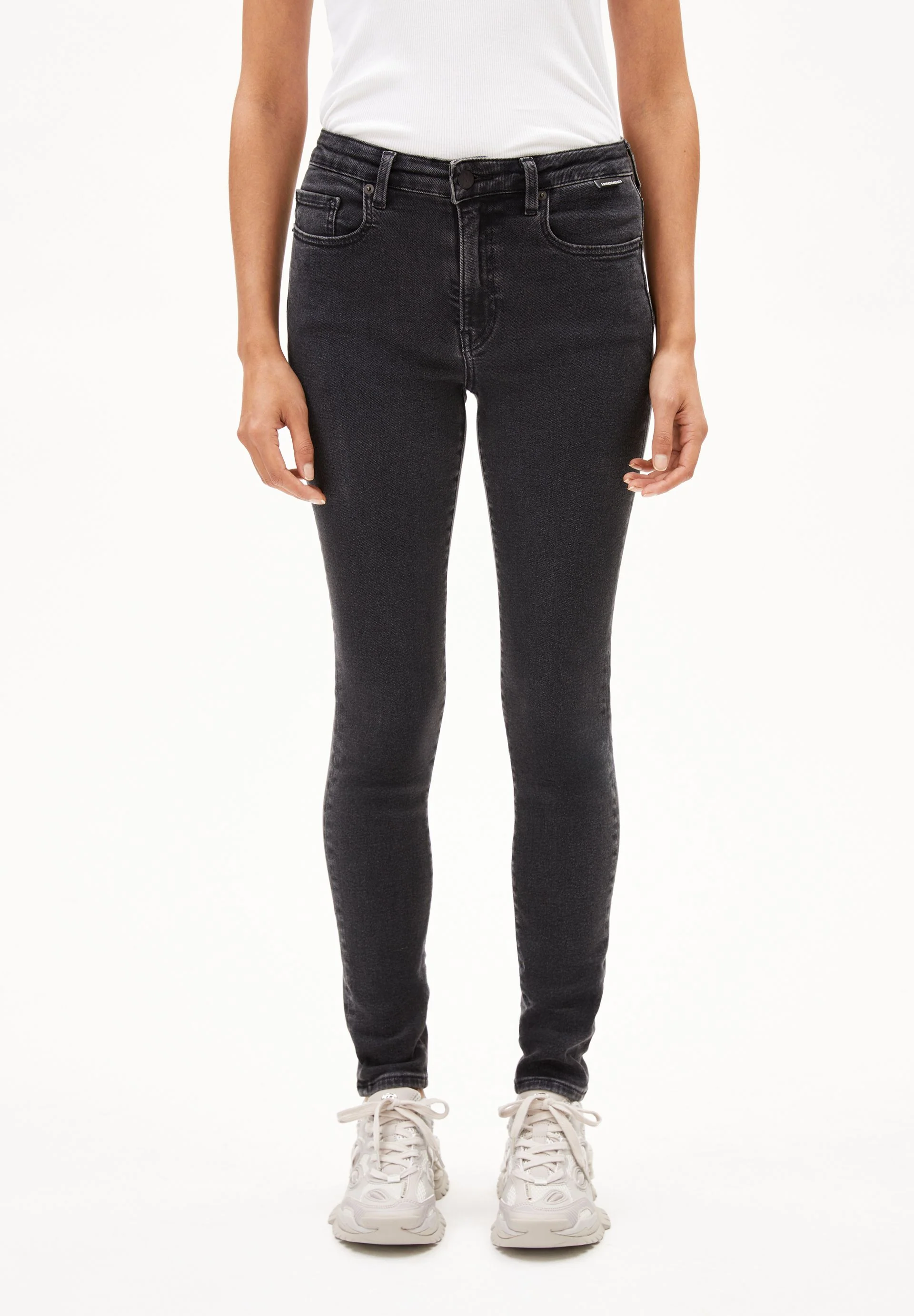 TILLAA MID WAIST SKINNY JEANS | true black washed