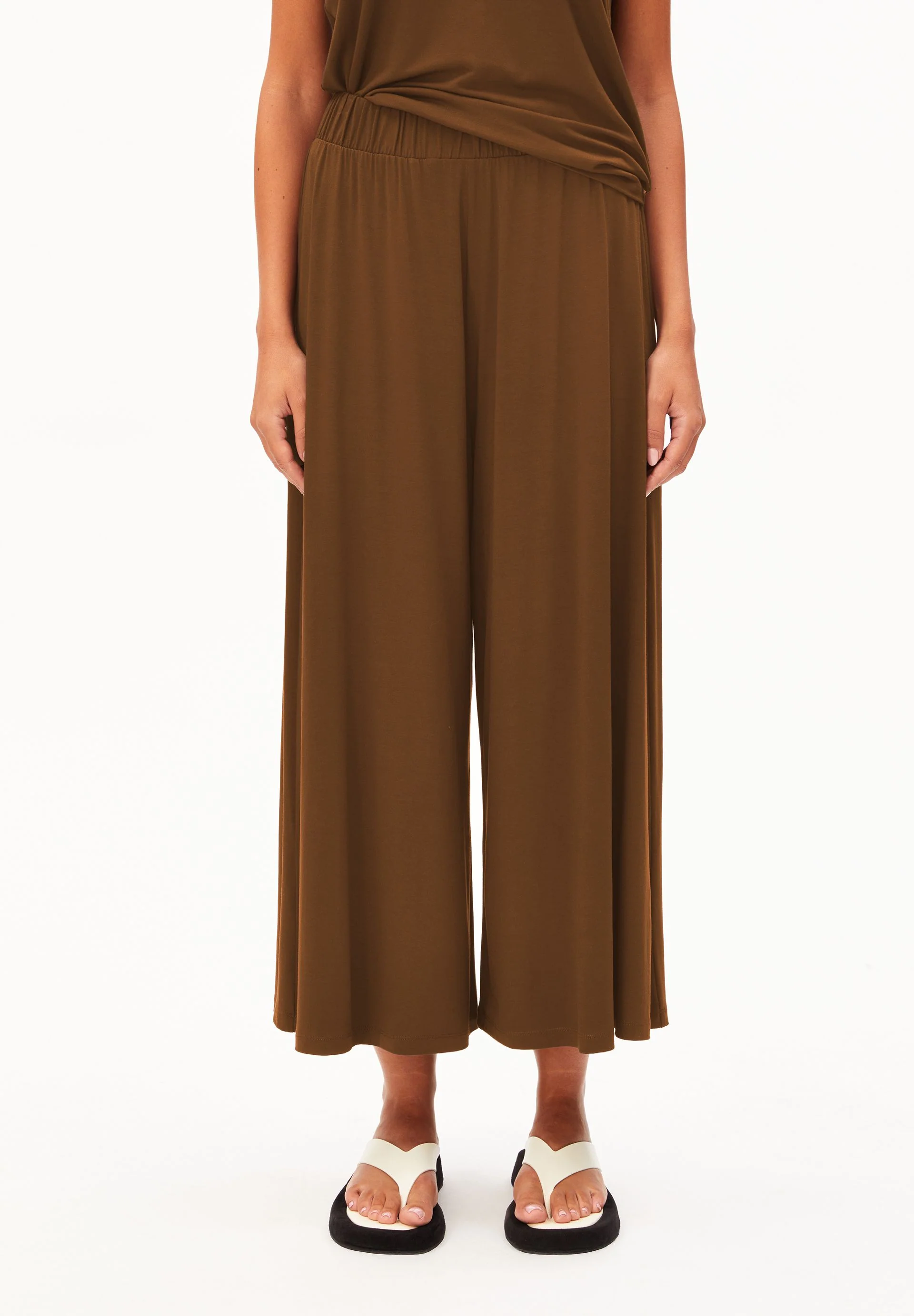 CROPPED JERSEY-HOSE | dried palm