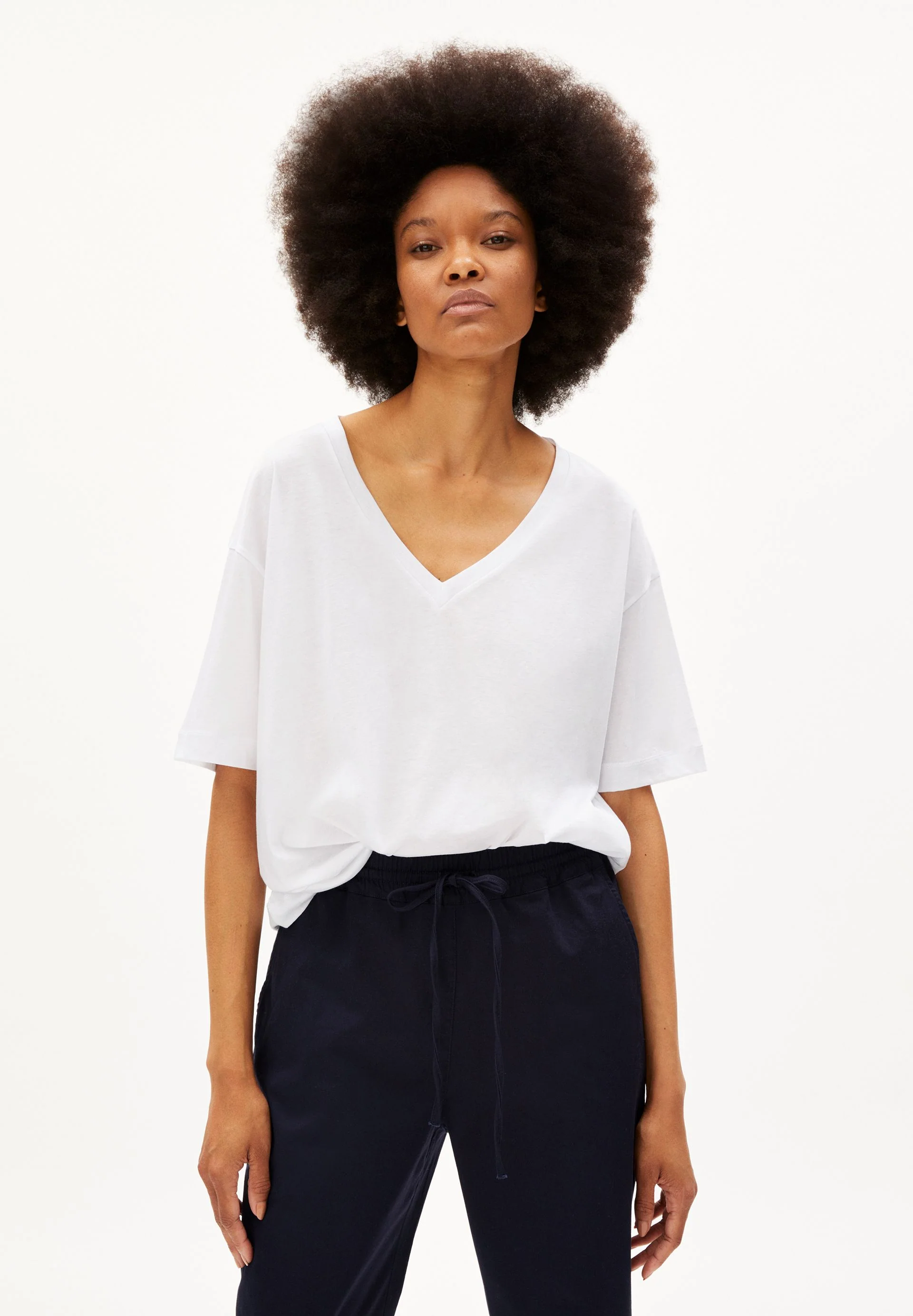 DEMIKAA | white