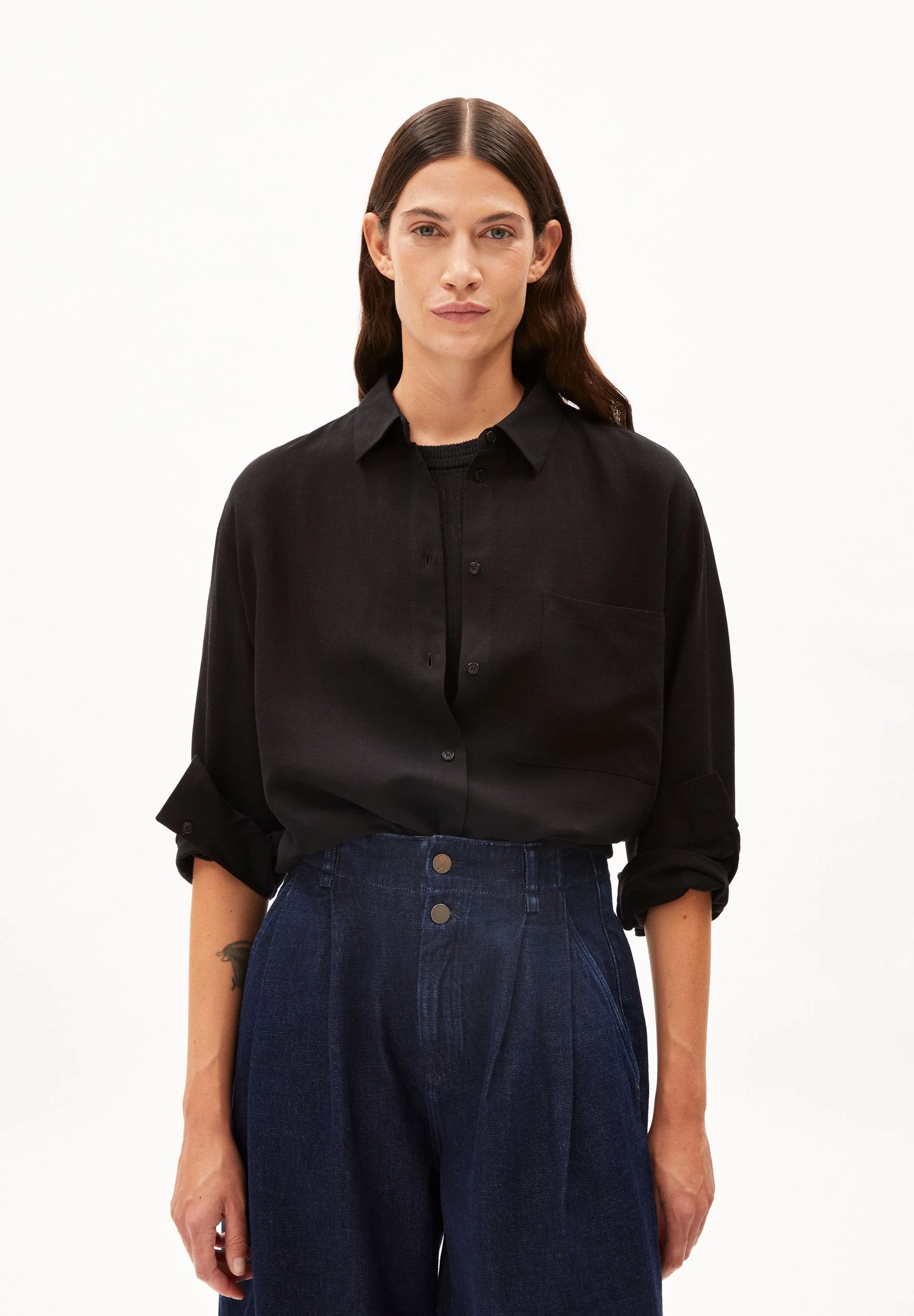 EALGAA LINO | black