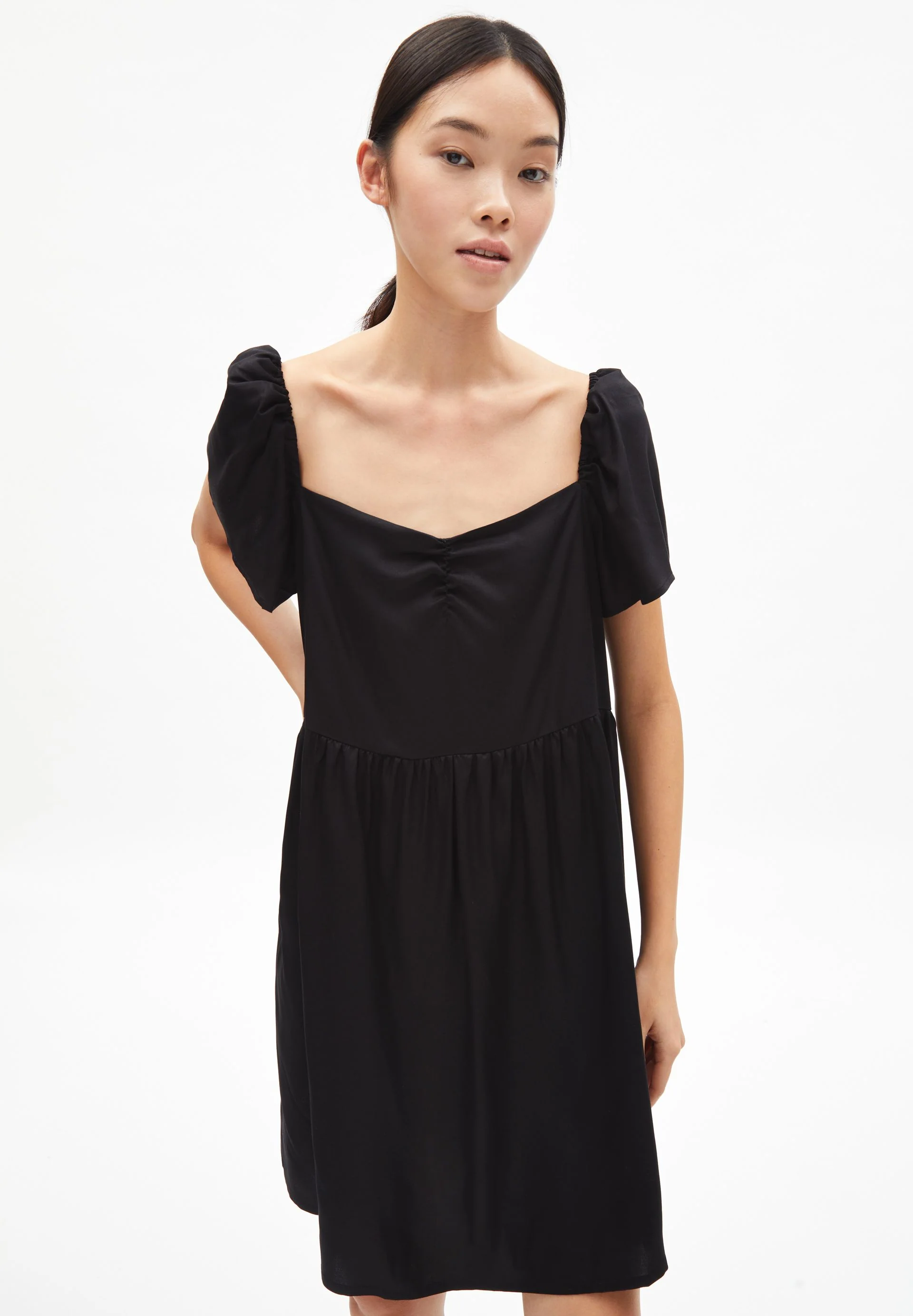 GAIAA SOLID | black