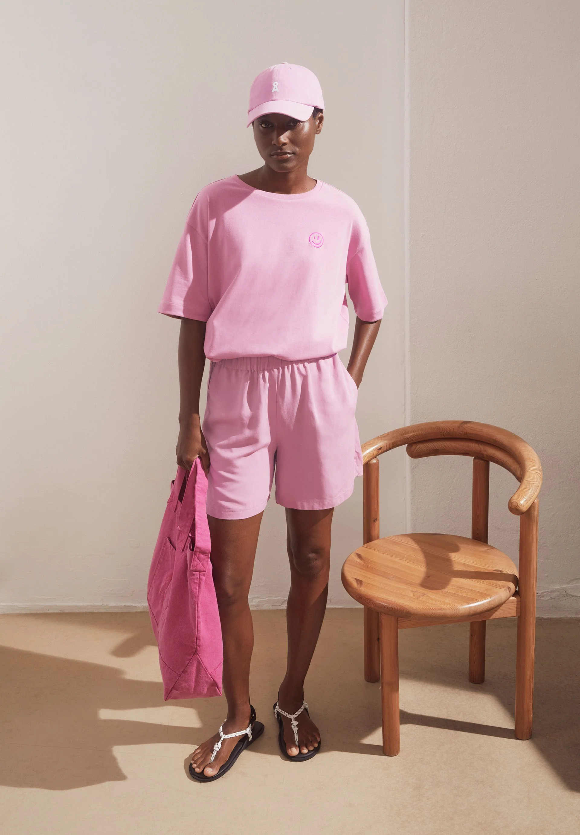 GIANNAA DIFFERENCE T-SHIRT | washed berry - Image 4