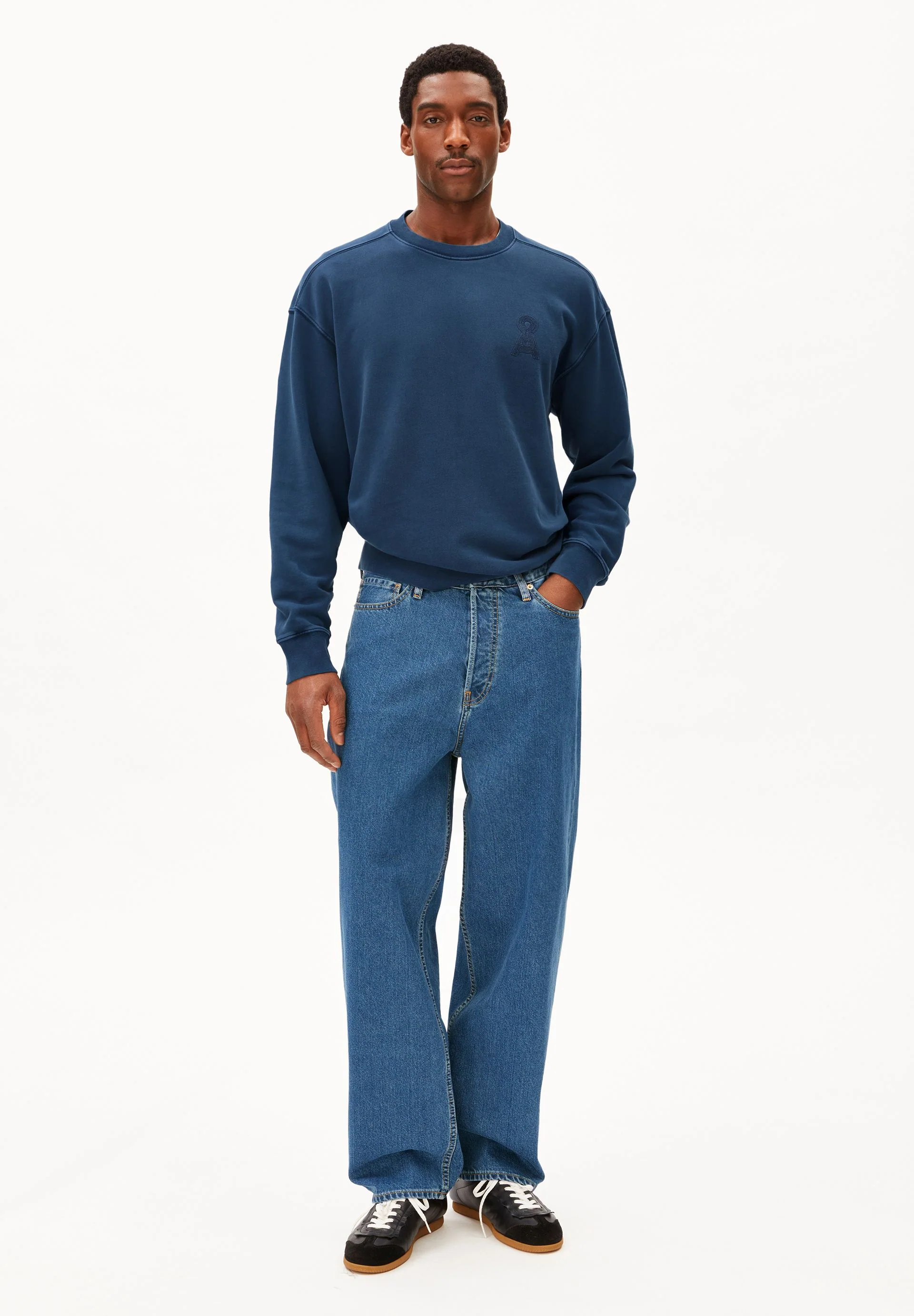 ICONIC Å GMT DYE SWEATSHIRT | tinted navy washed - Image 5