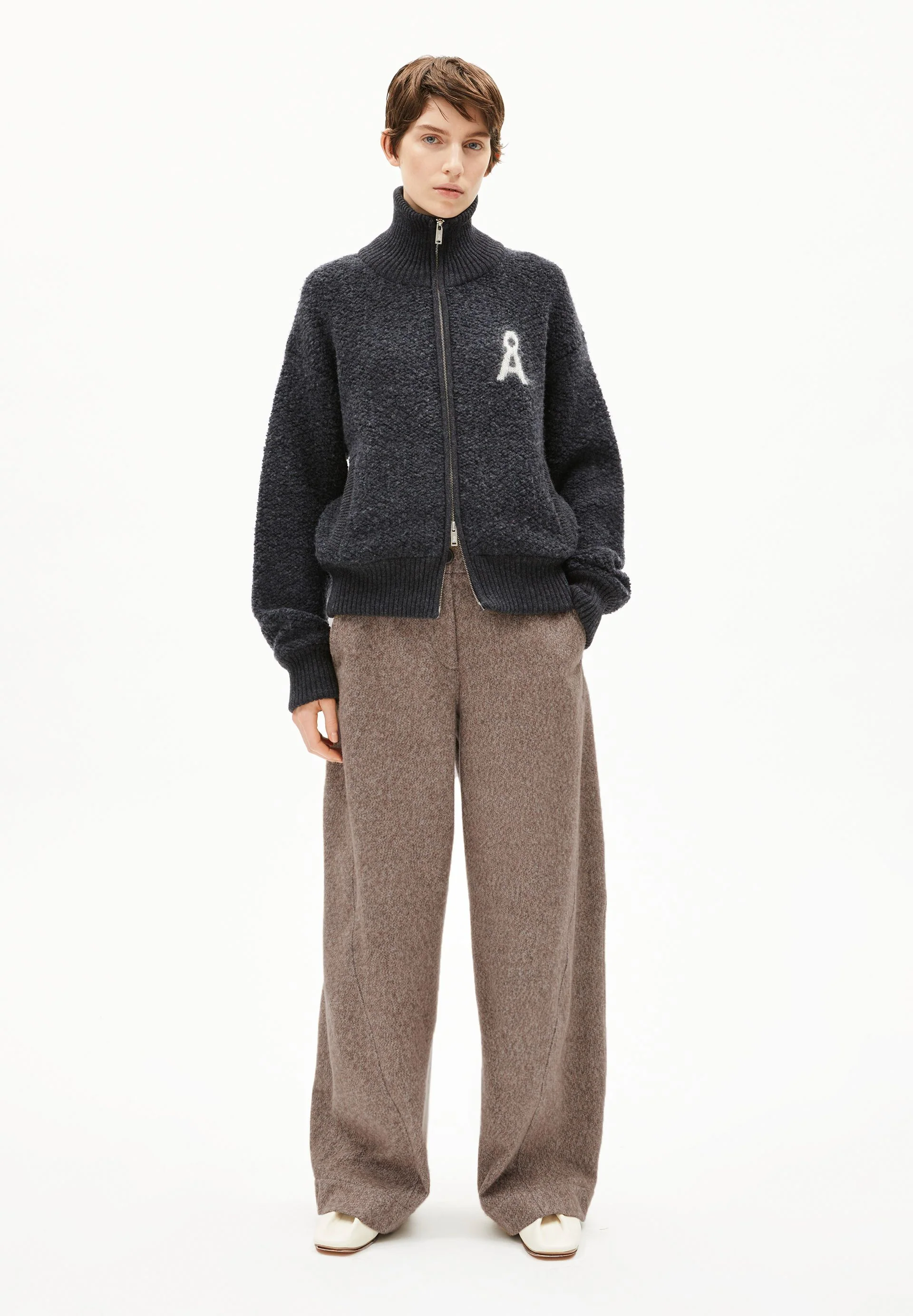 ICONIC Å BOUCLÉ STRICKJACKE | steel melange-oatmilk - Image 5