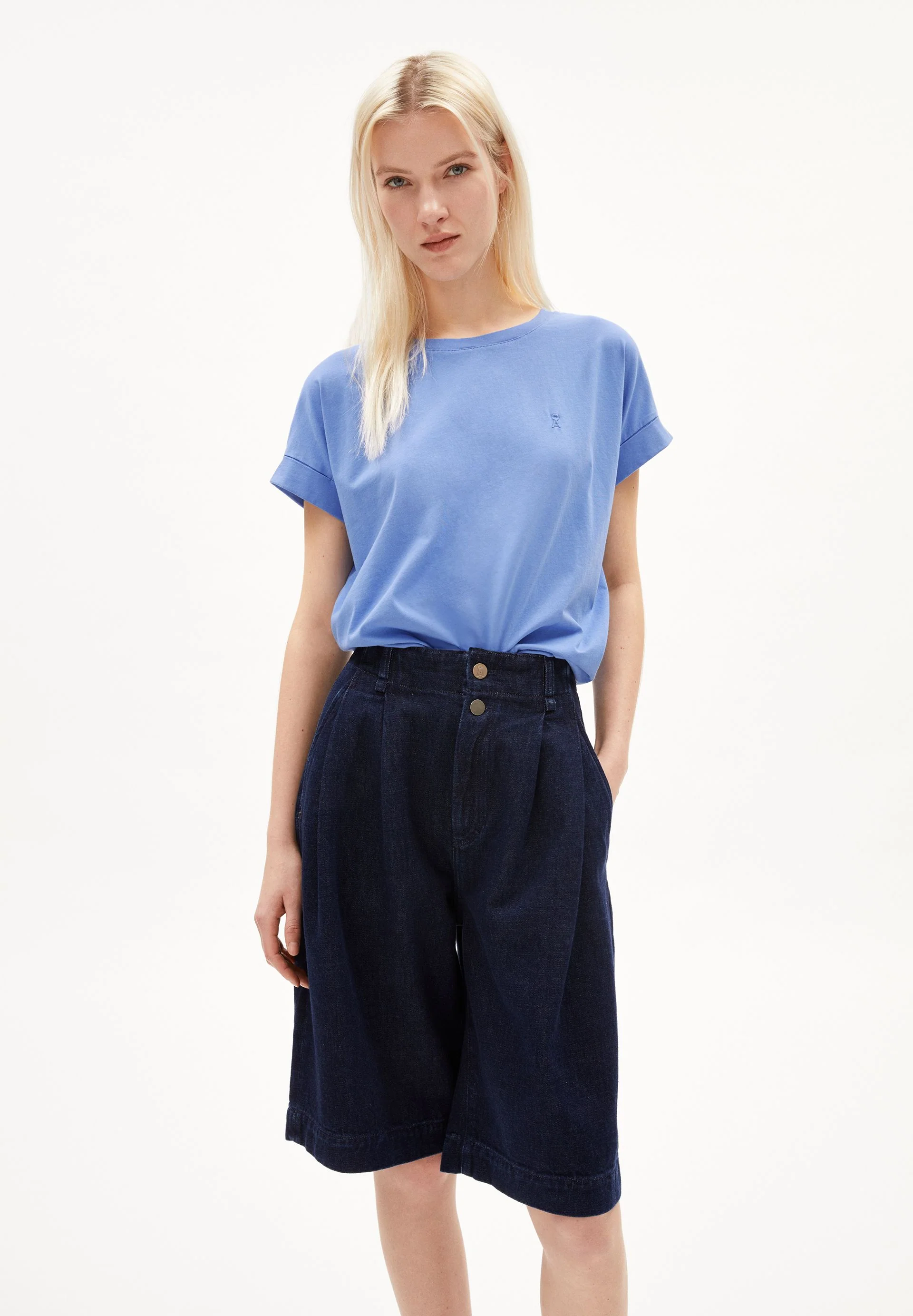 IDAARA T-SHIRT | blue bloom