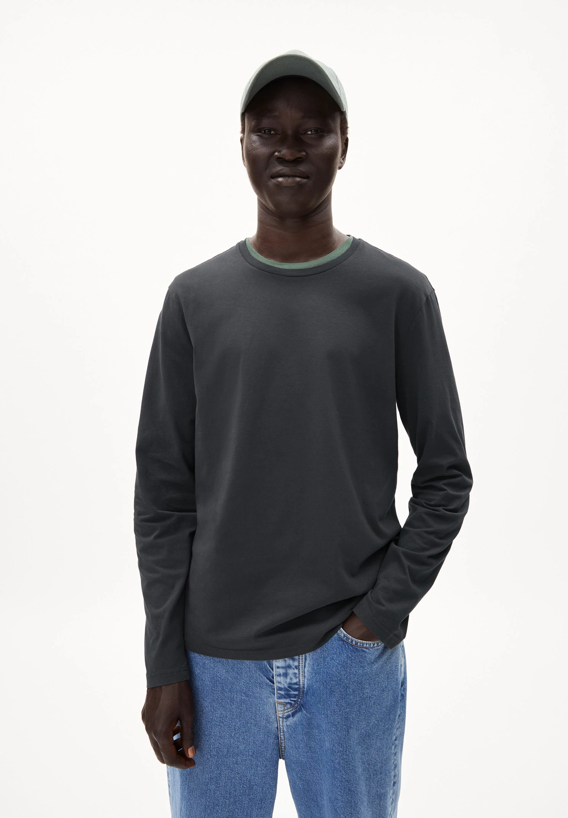 JAAMES LONGSLEEVE | graphite
