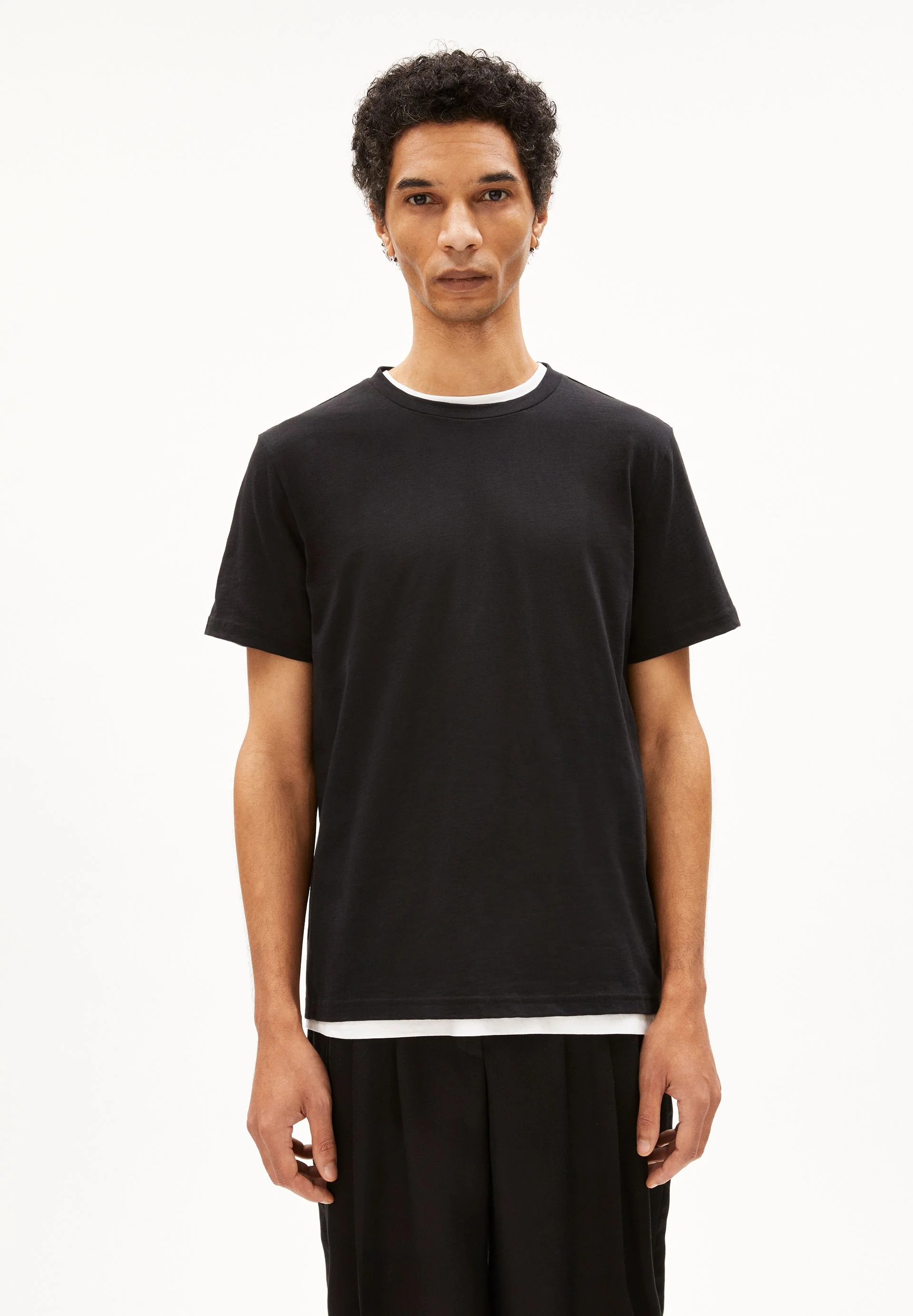 JAAMES STRUCTURE | black