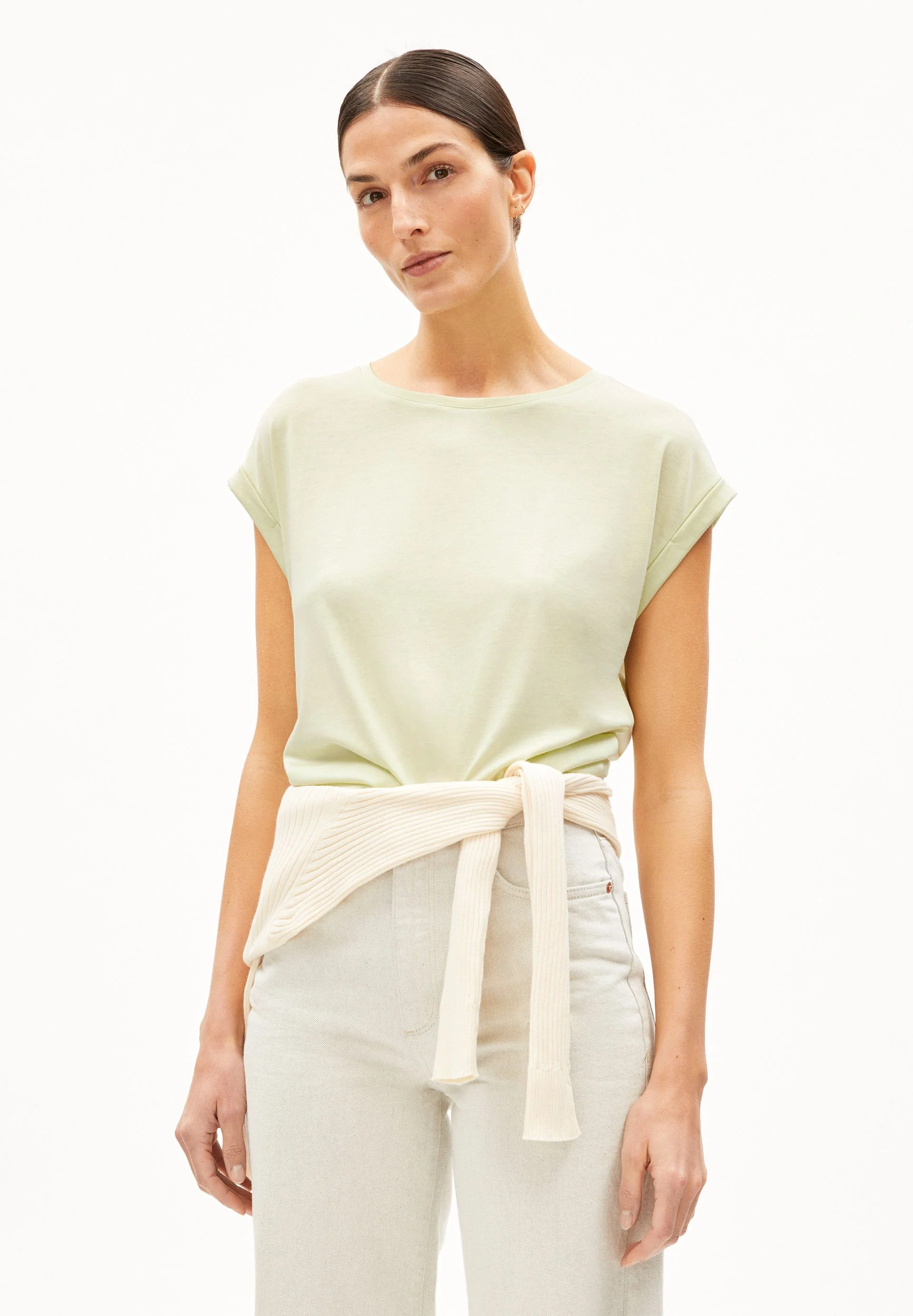 JILAANA T-SHIRT | pastel green