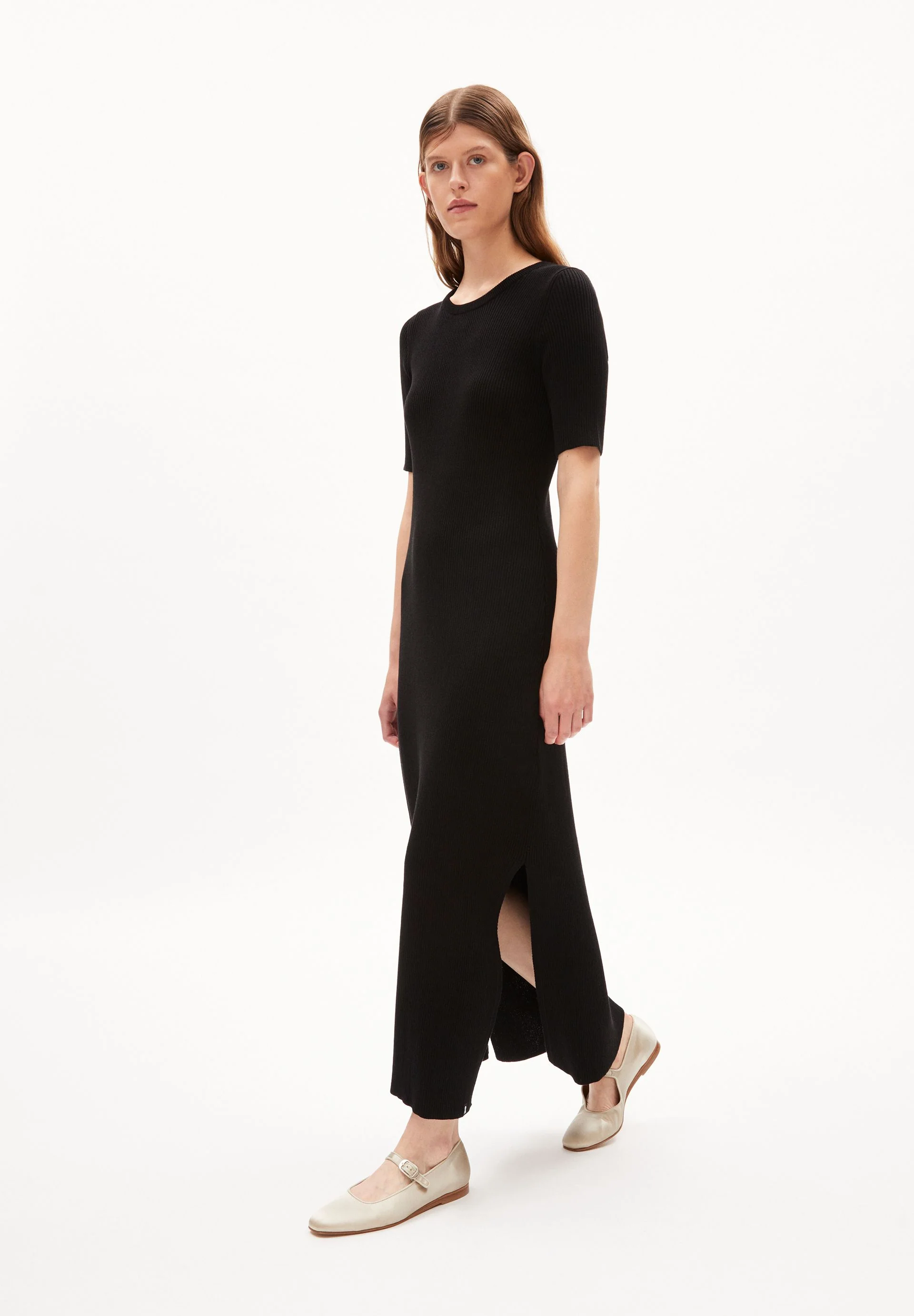 LAANIAAS | black