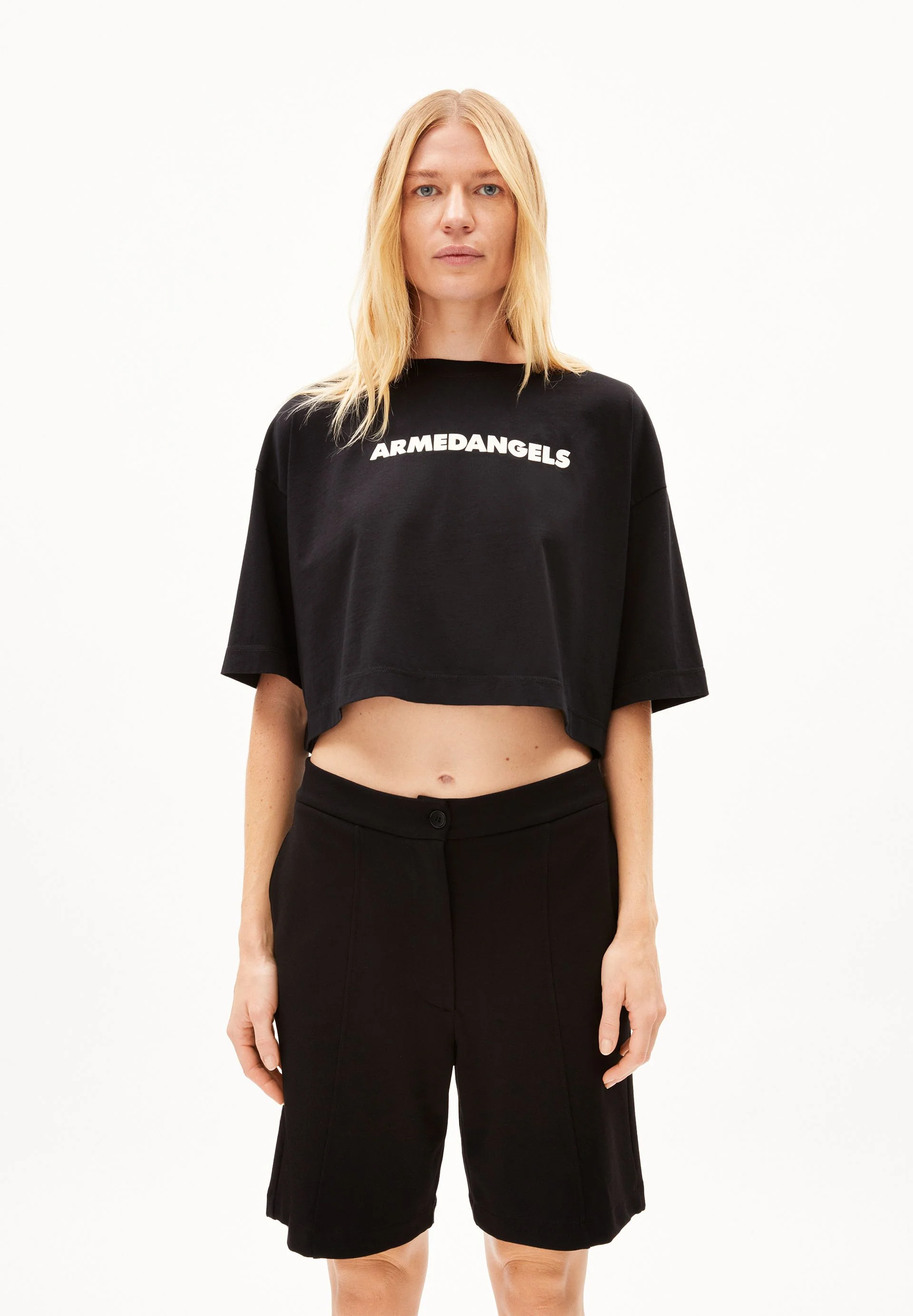 LARIAA ARMEDANGELS | black