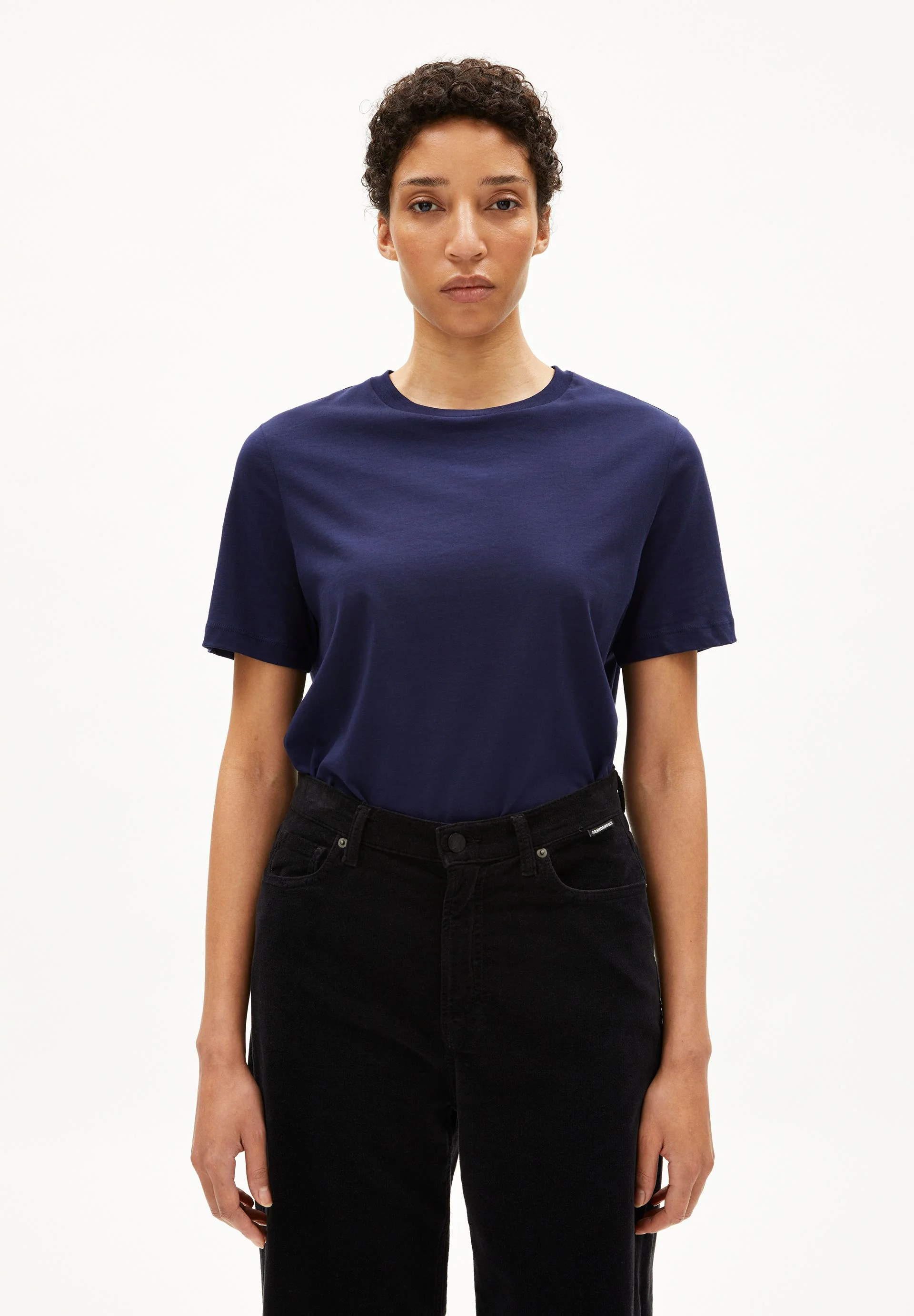 LUALAA T-SHIRT | tinted navy