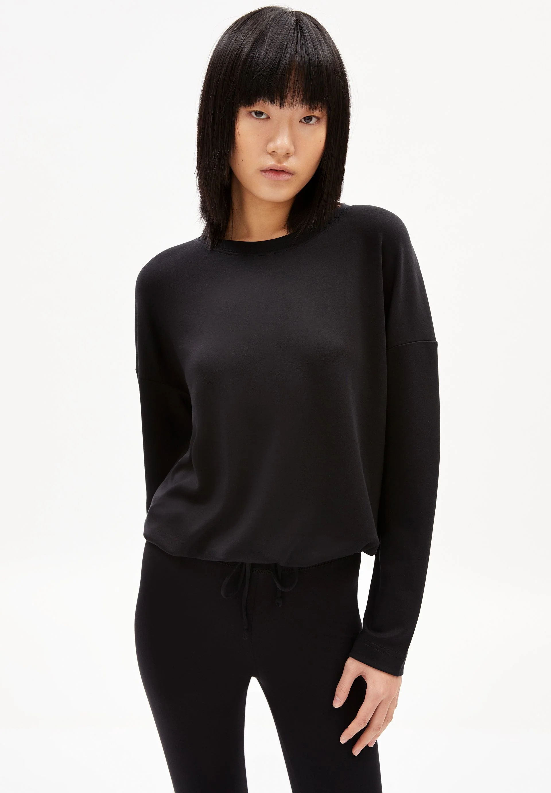 MAAILAA | black