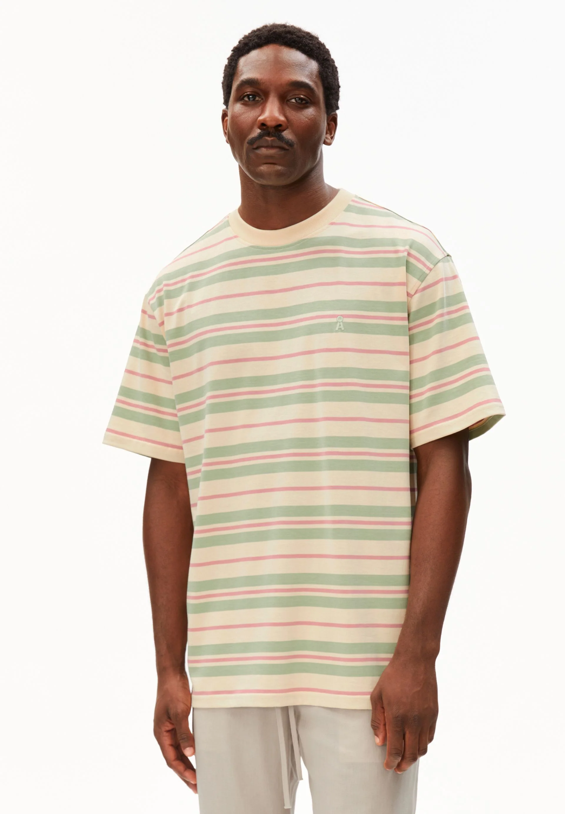 MAARKOS GESTREIFTES T-SHIRT | foam-washed berry
