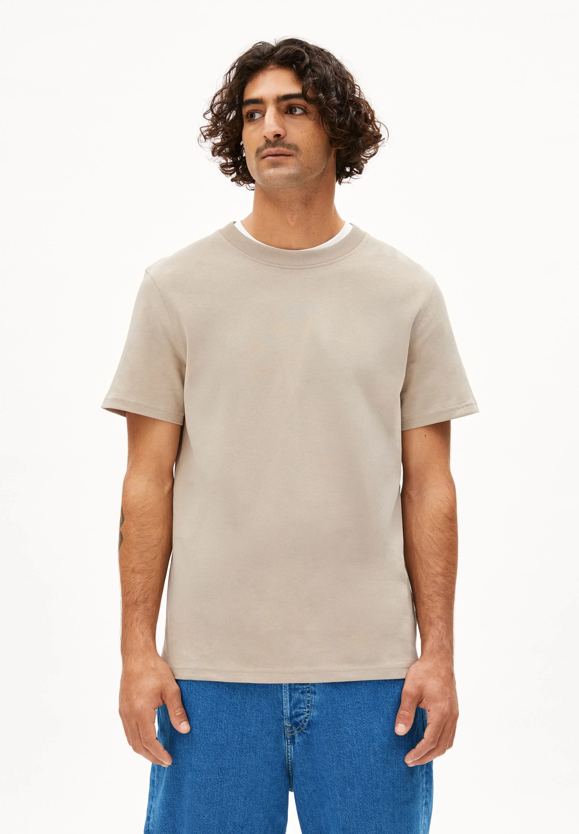 MAARKOS T-SHIRT | sandstone