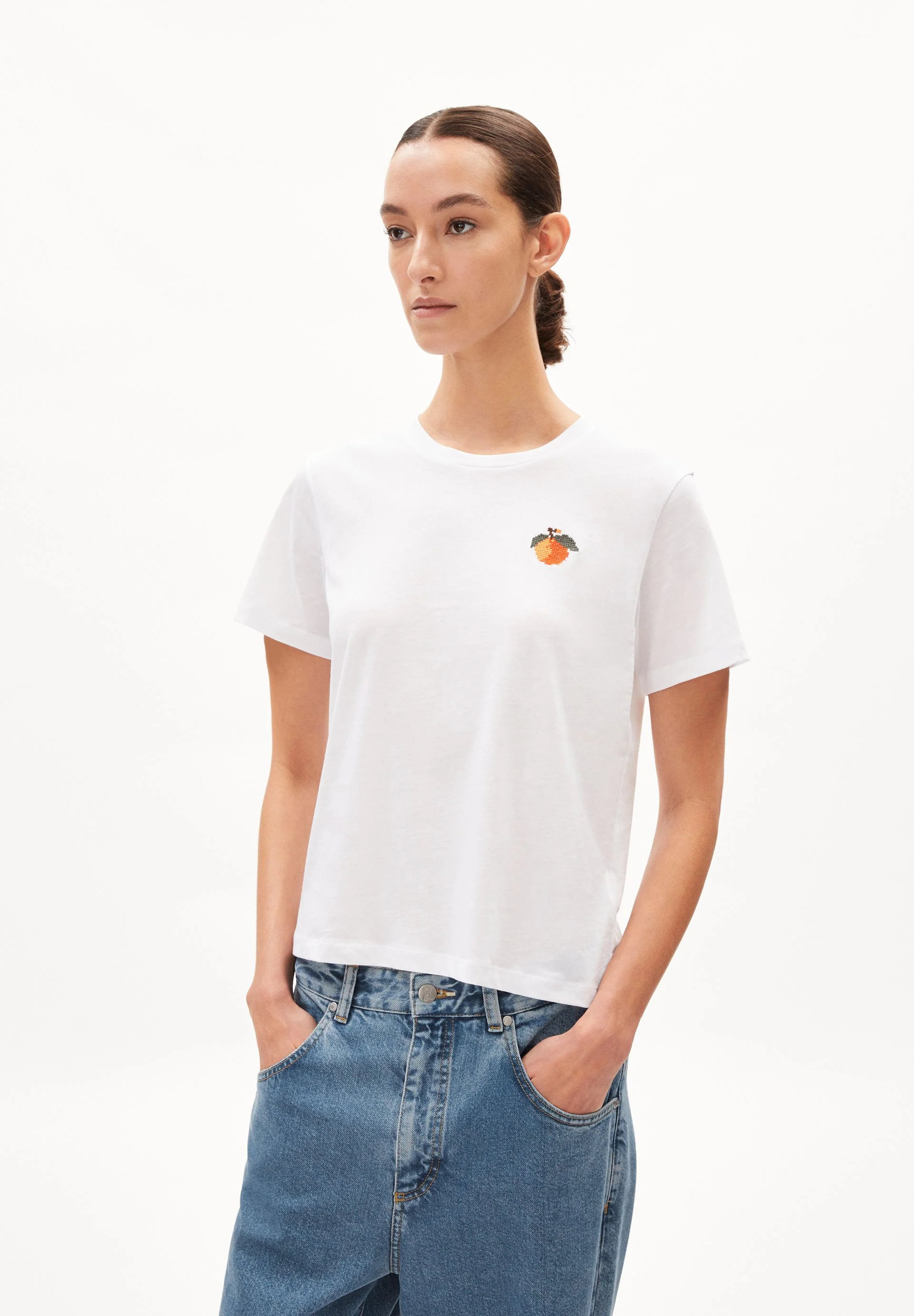 MAARLA FRUITS | white