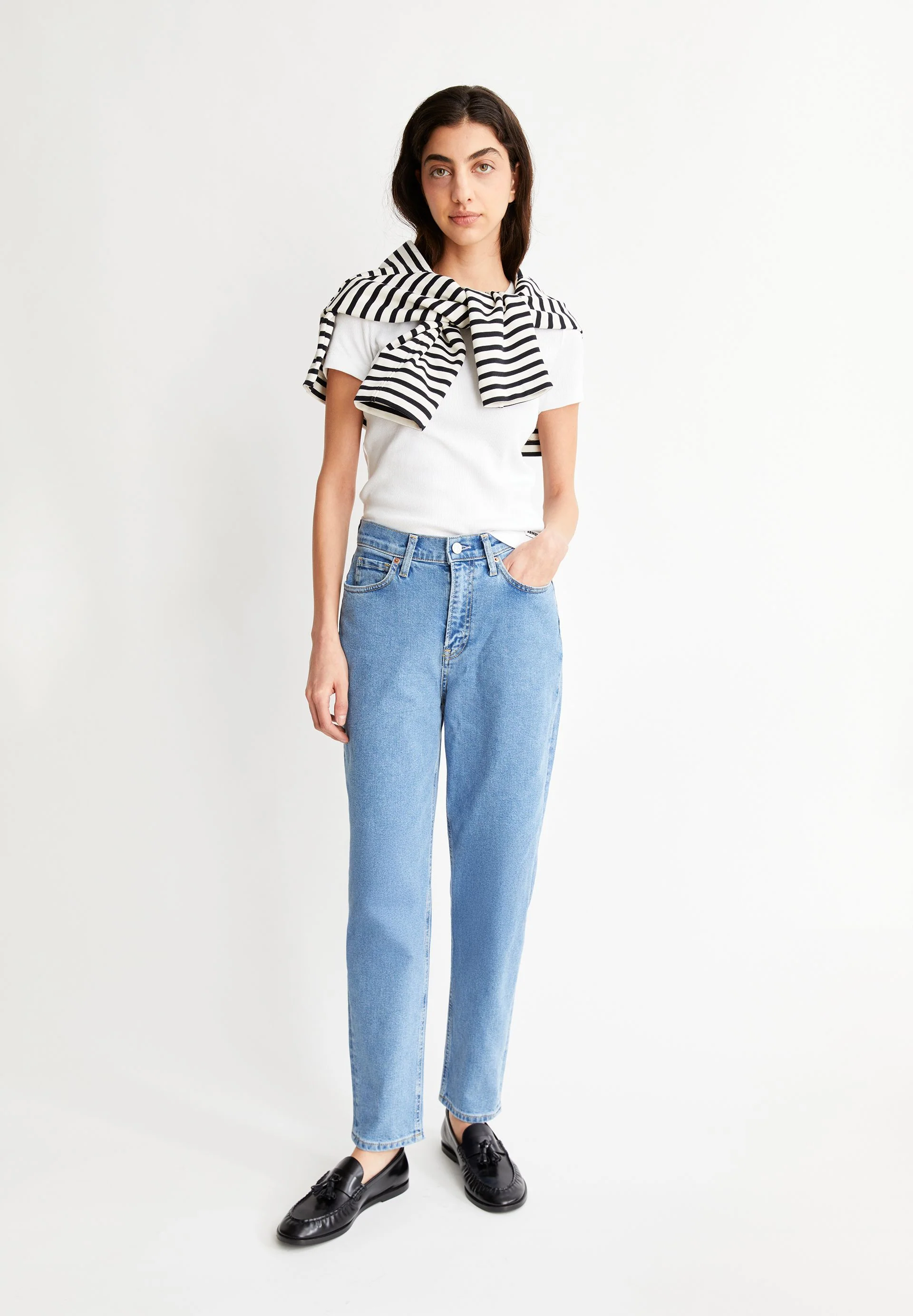 MAIRAA HIGH WAIST MOM JEANS | europie - Image 4