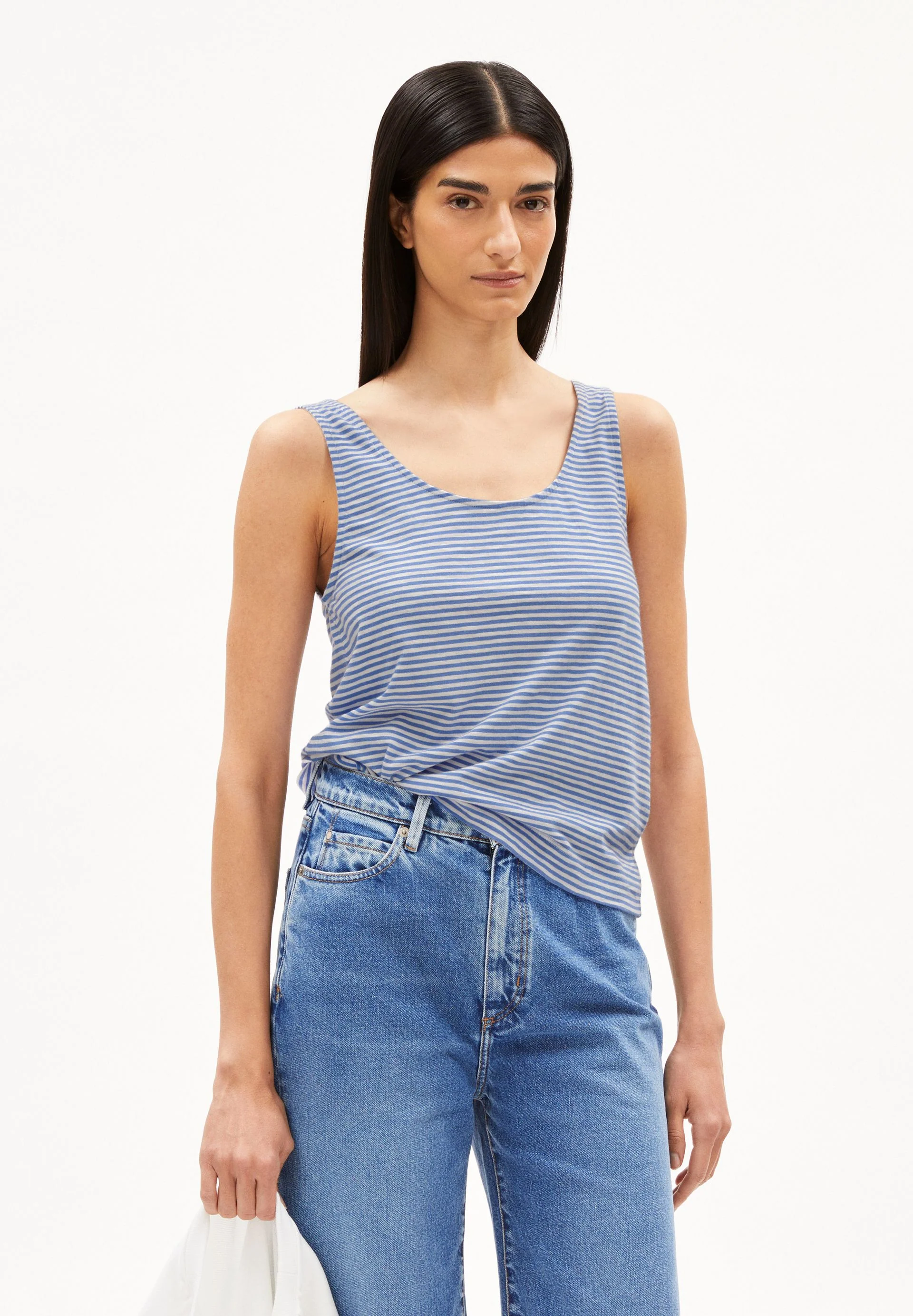MINAAMI LITA TOP | blue bloom-oatmilk