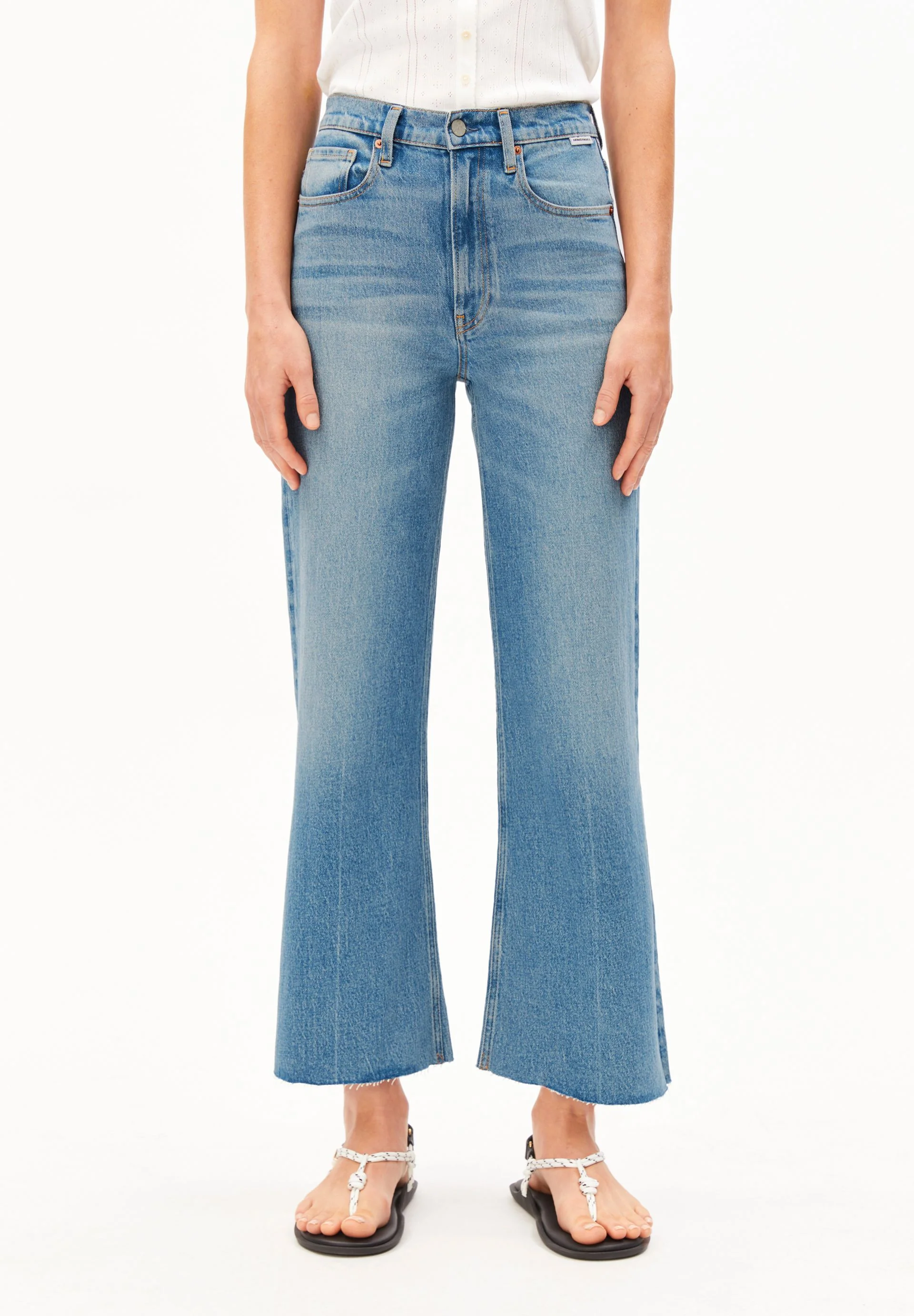 MURLIAA HIGH CROPPED WIDE JEANS | wane