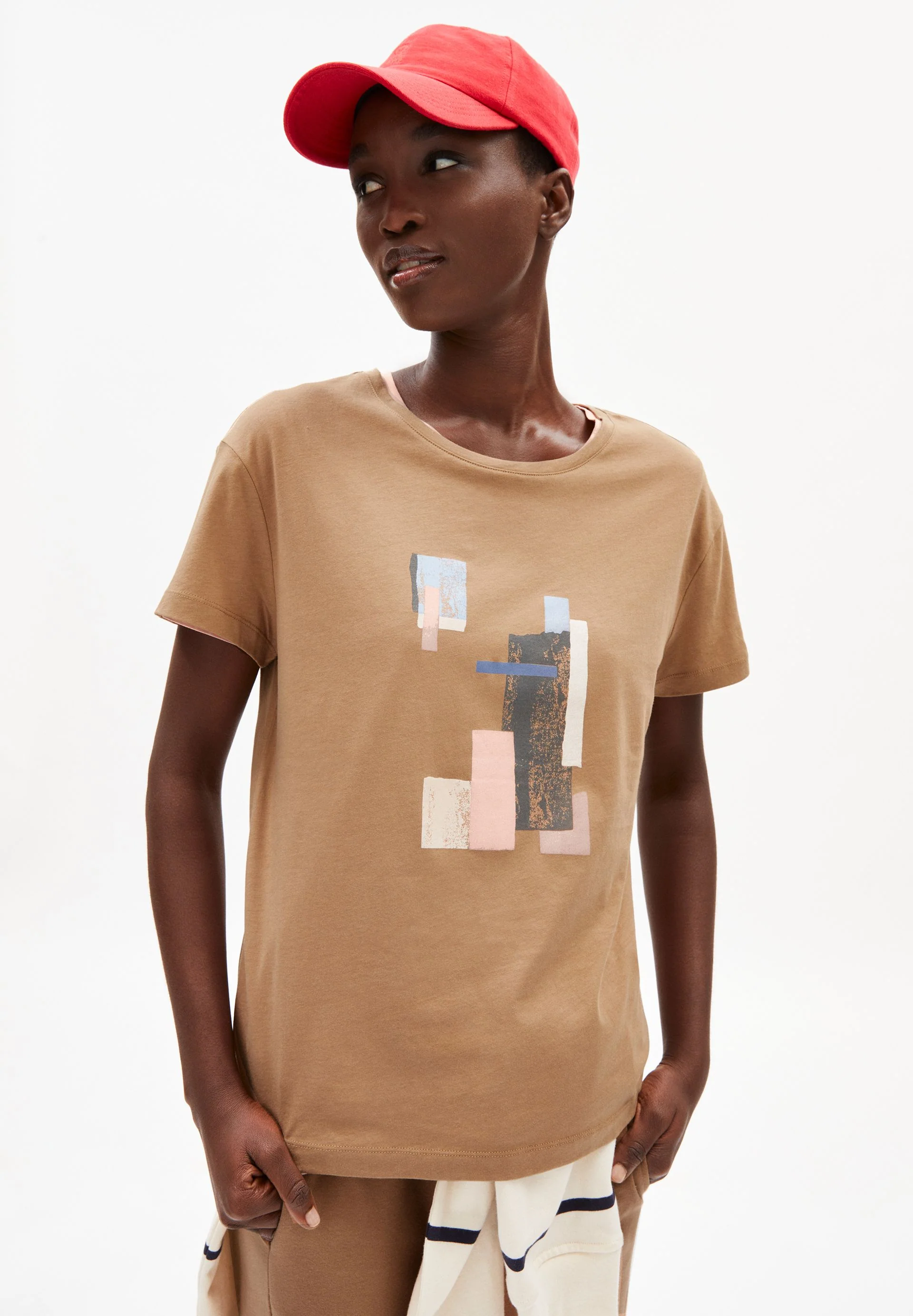 NELAA SQUARES | smoky almond