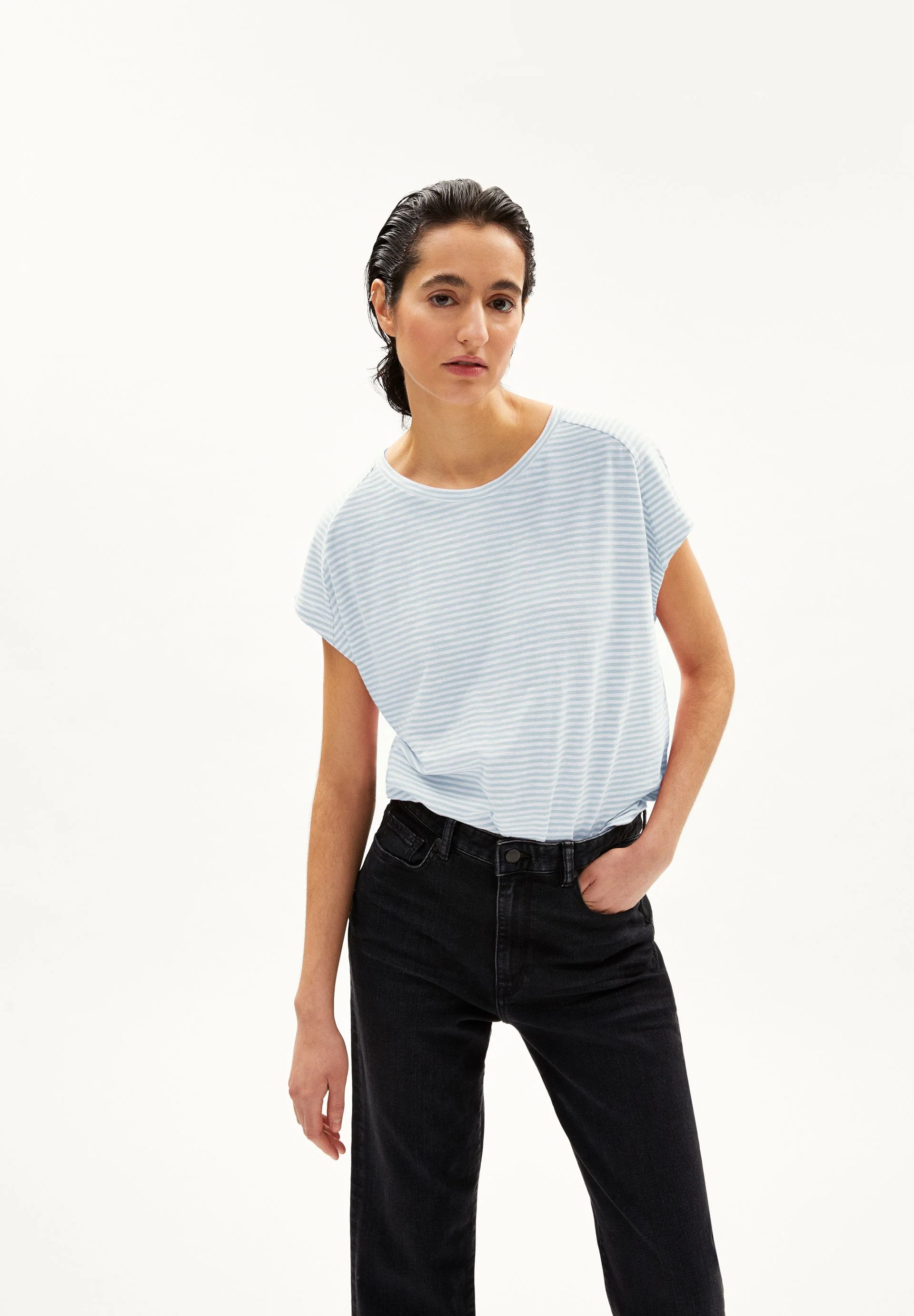 ONELIAA LOVELY STRIPES T-SHIRT | morning sky-oatmilk