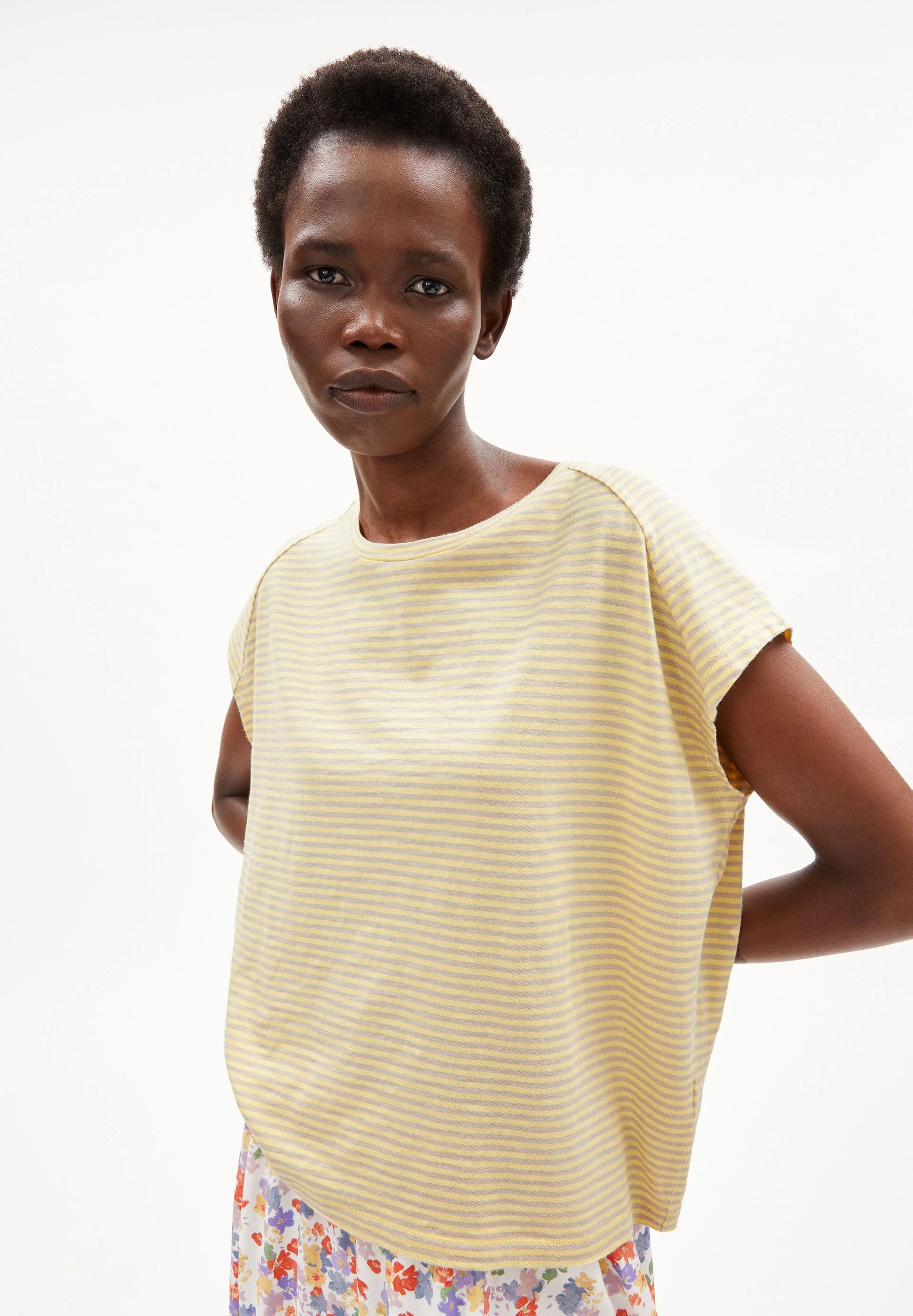 ONELIAA LOVELY STRIPES T-SHIRT | straw-light desert