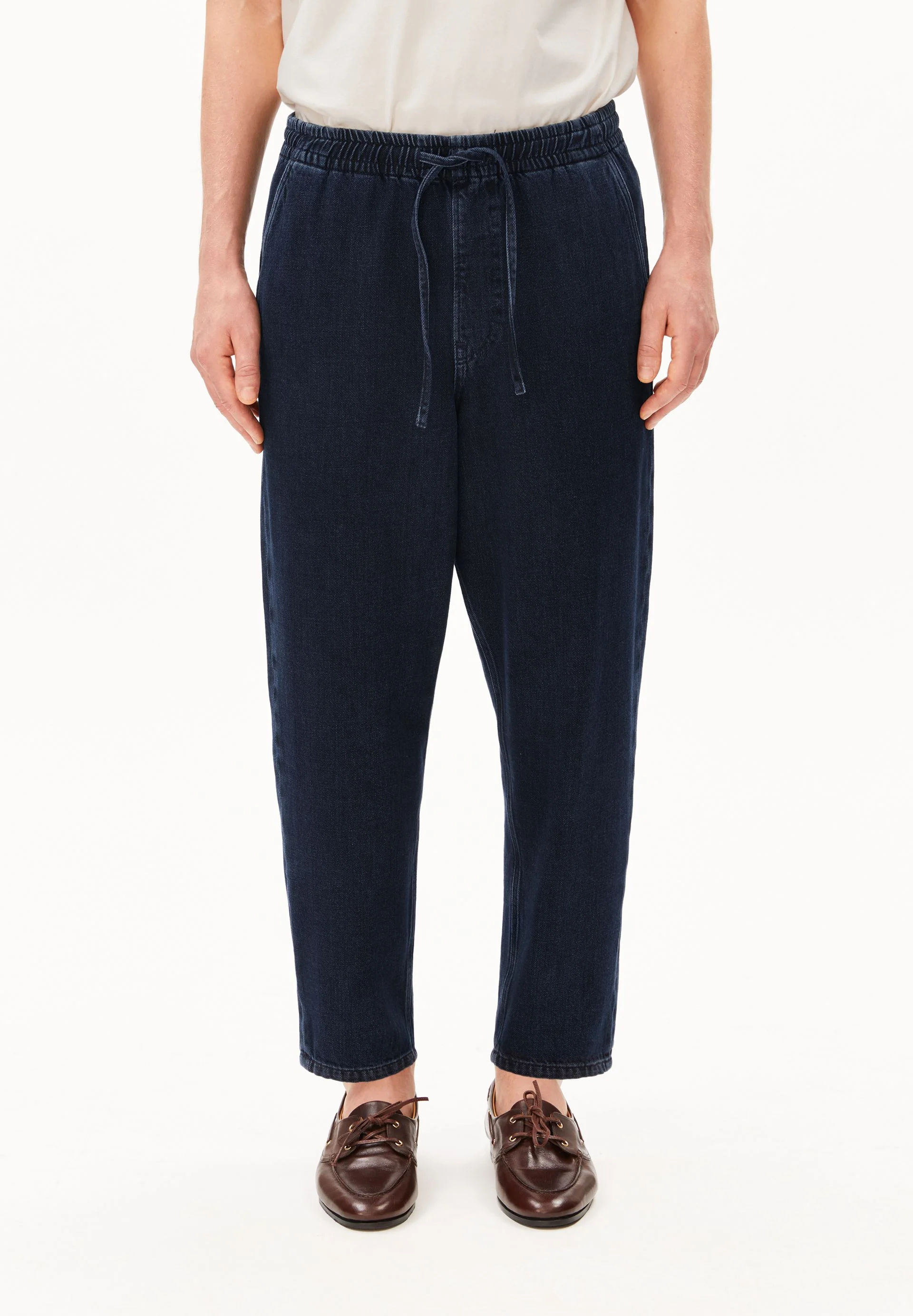 PULL-ON TAPERED JEANSHOSE