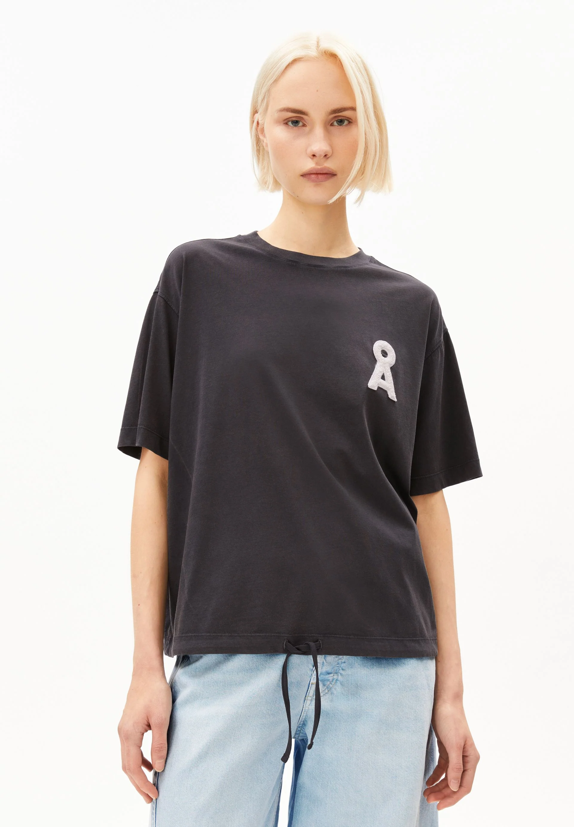 T-SHIRT MIT KORDELZUG
