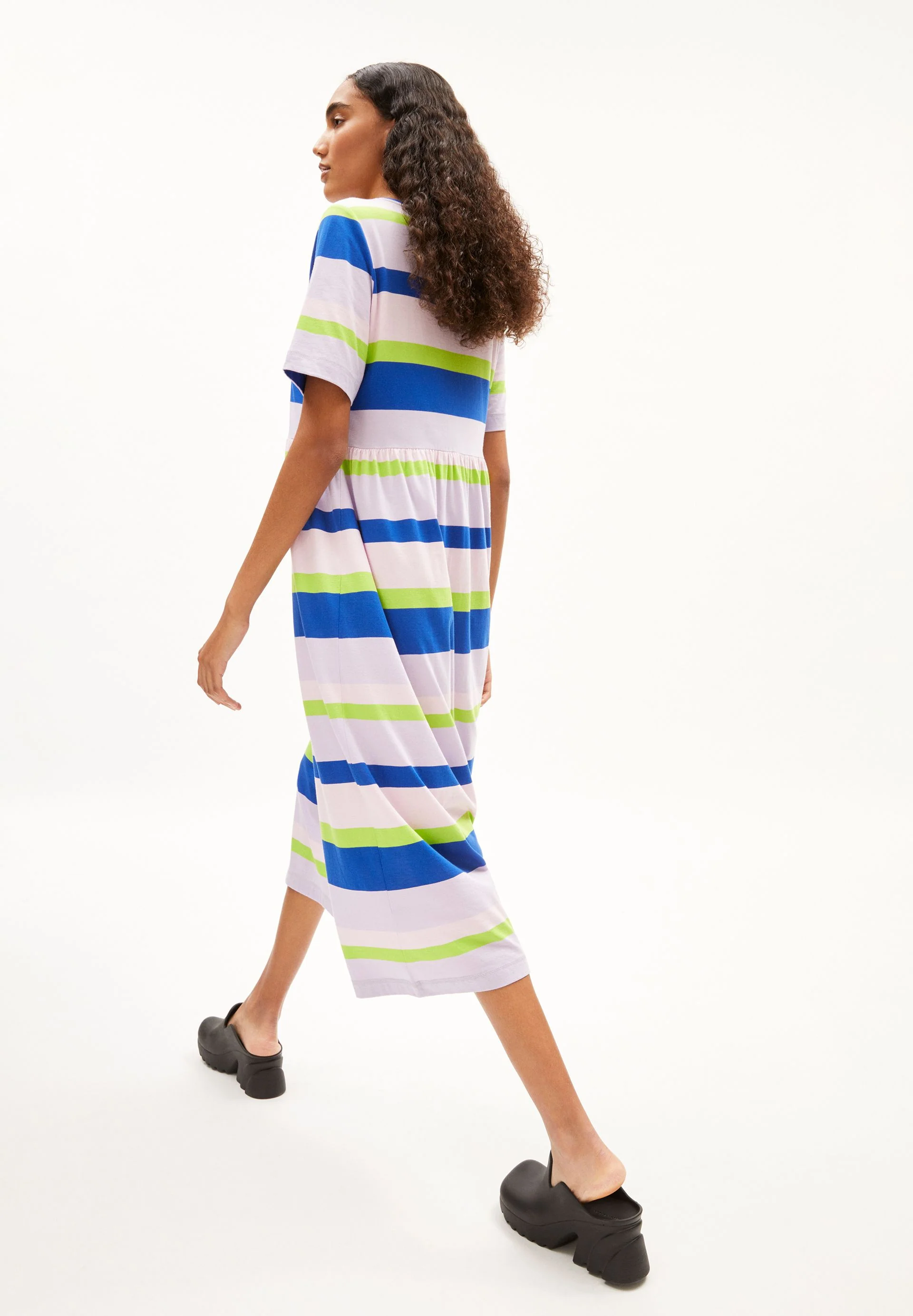 TAAKYRA HORAACIOS | dynamo blue-pink light