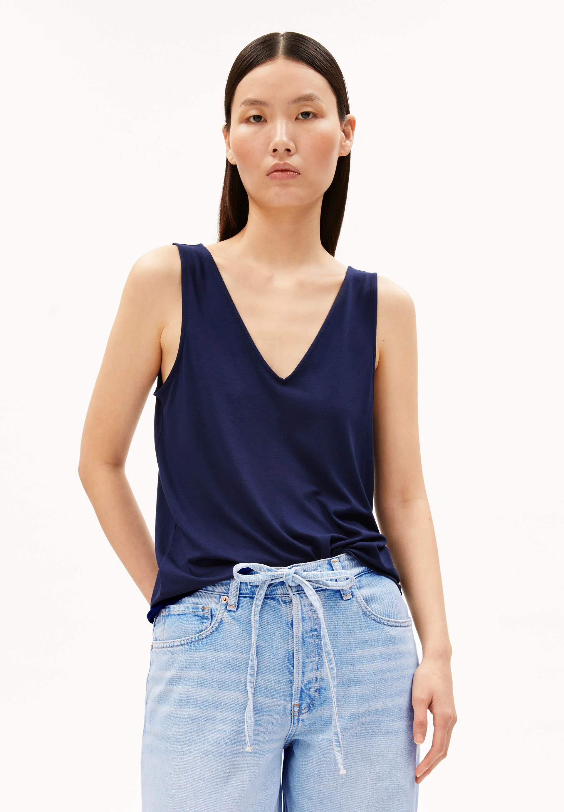V-AUSSCHNITT JERSEY-TOP | tinted navy