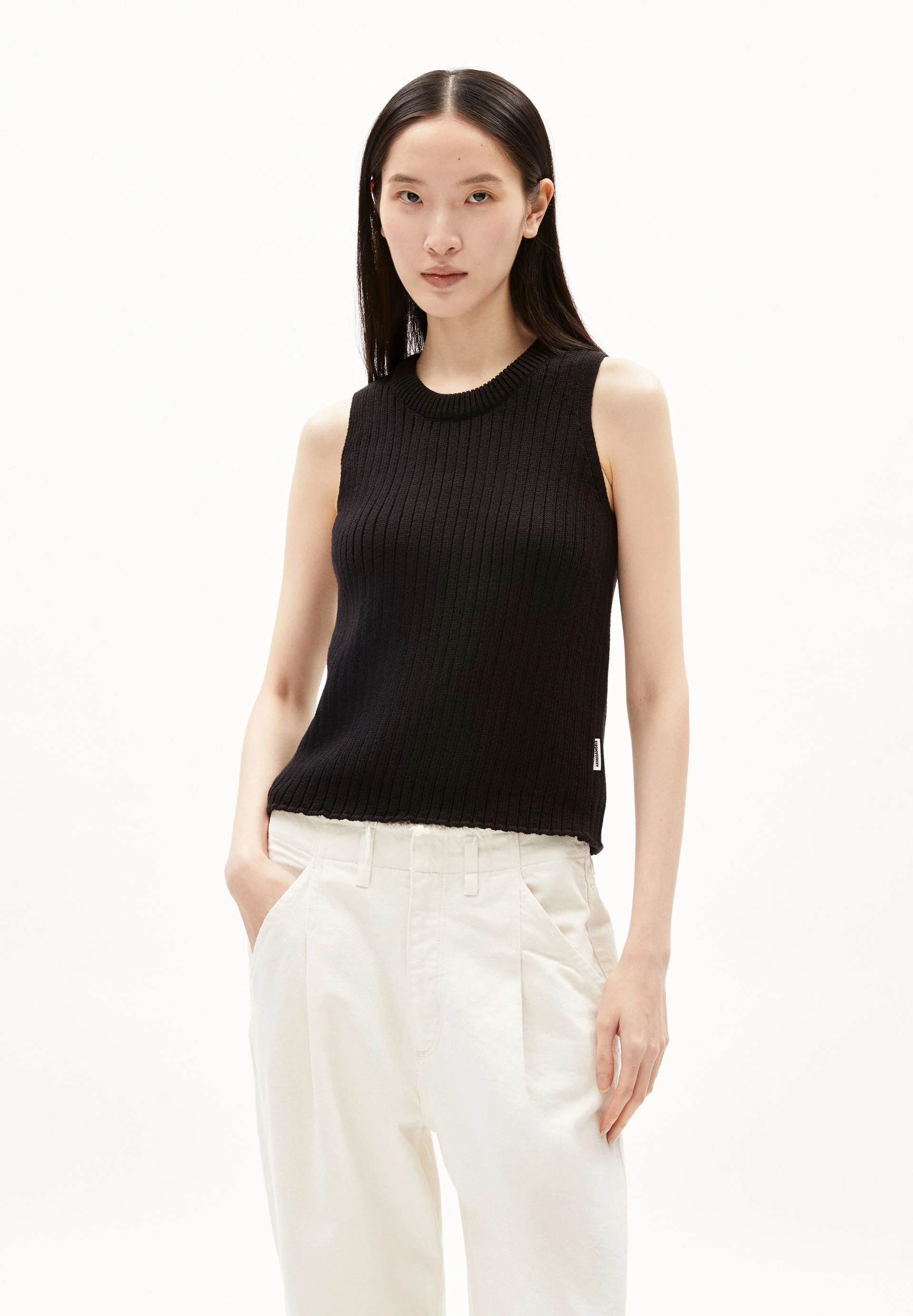 WIOLAA | black